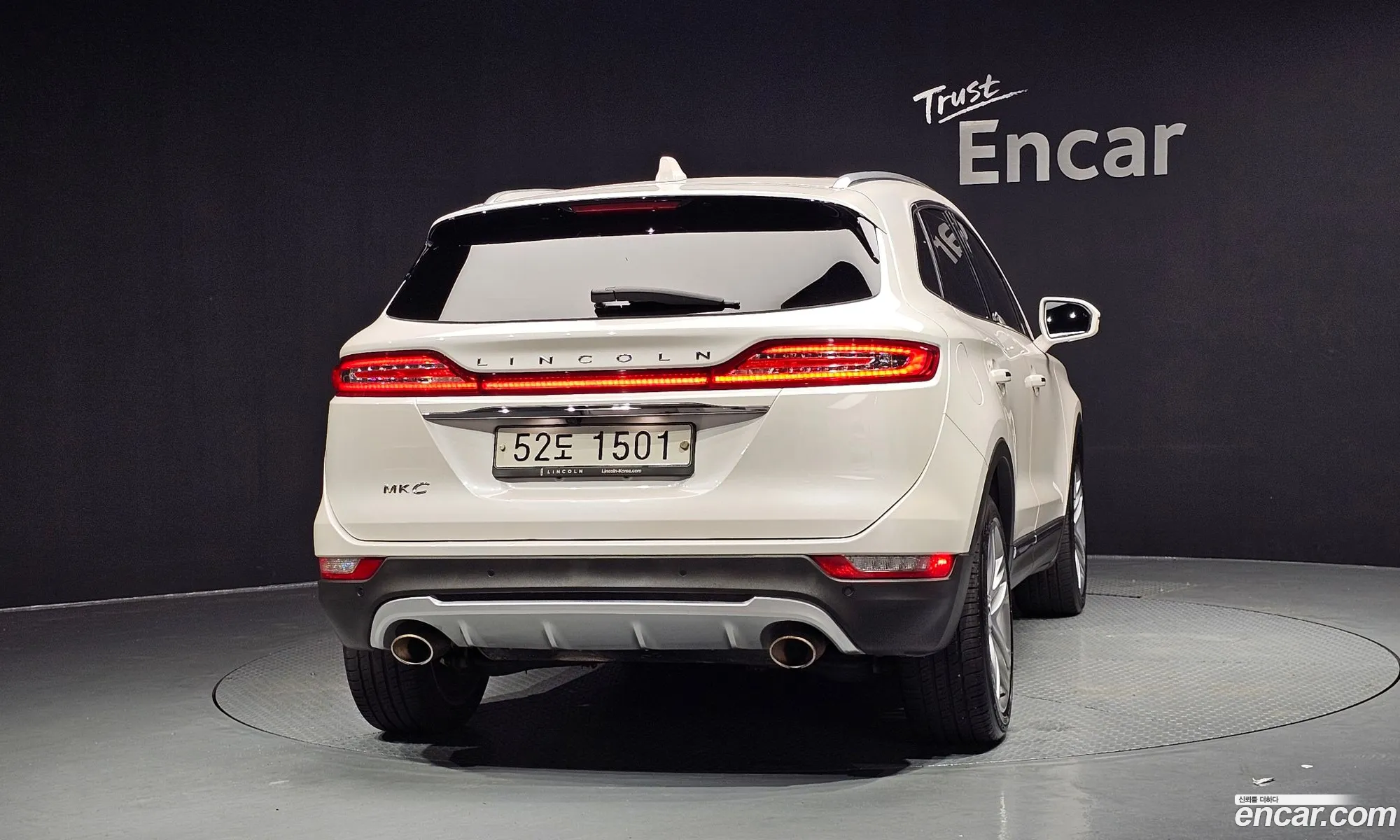 Lincoln MKC 2019 5LMCJ3D97KUL22529 — 9