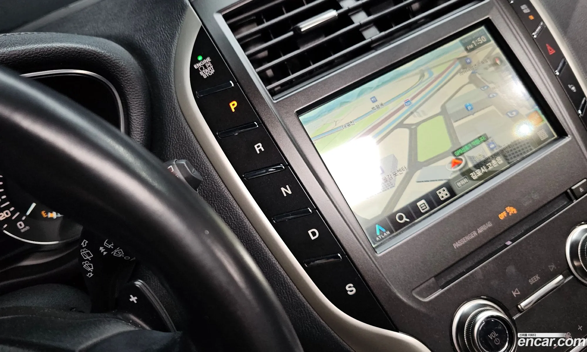 Lincoln MKC 2019 5LMCJ3D97KUL22529 — 8