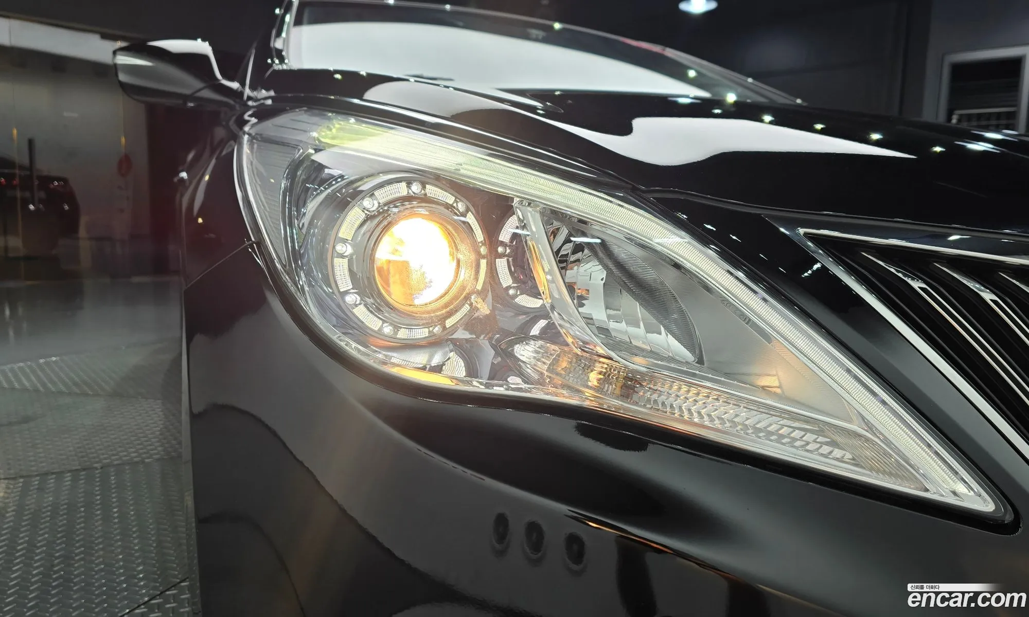 Hyundai Grandeur HG 2014 — 17