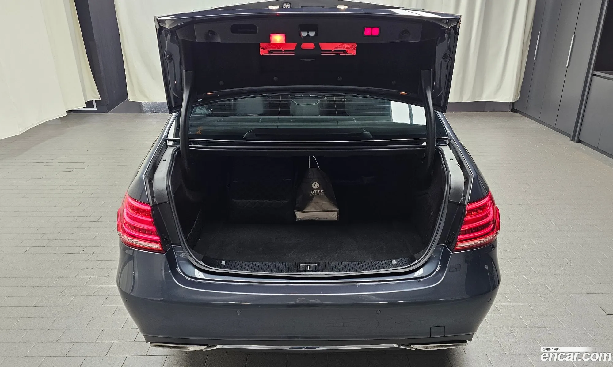 Mercedes-Benz E-Class W212 2014 WDDHF8BB3FB097146 — 8