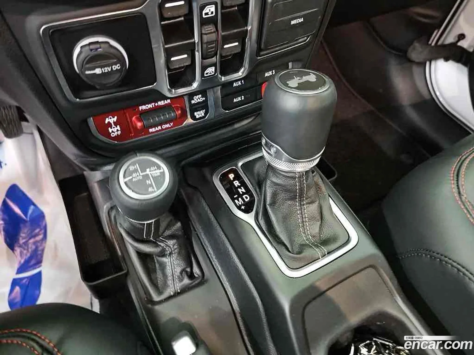 Jeep Wrangler 2025 — 17