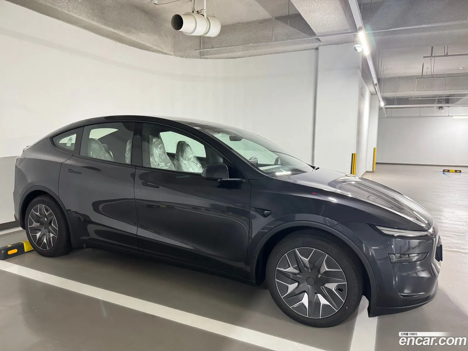 Tesla Model Y 2026 — 3