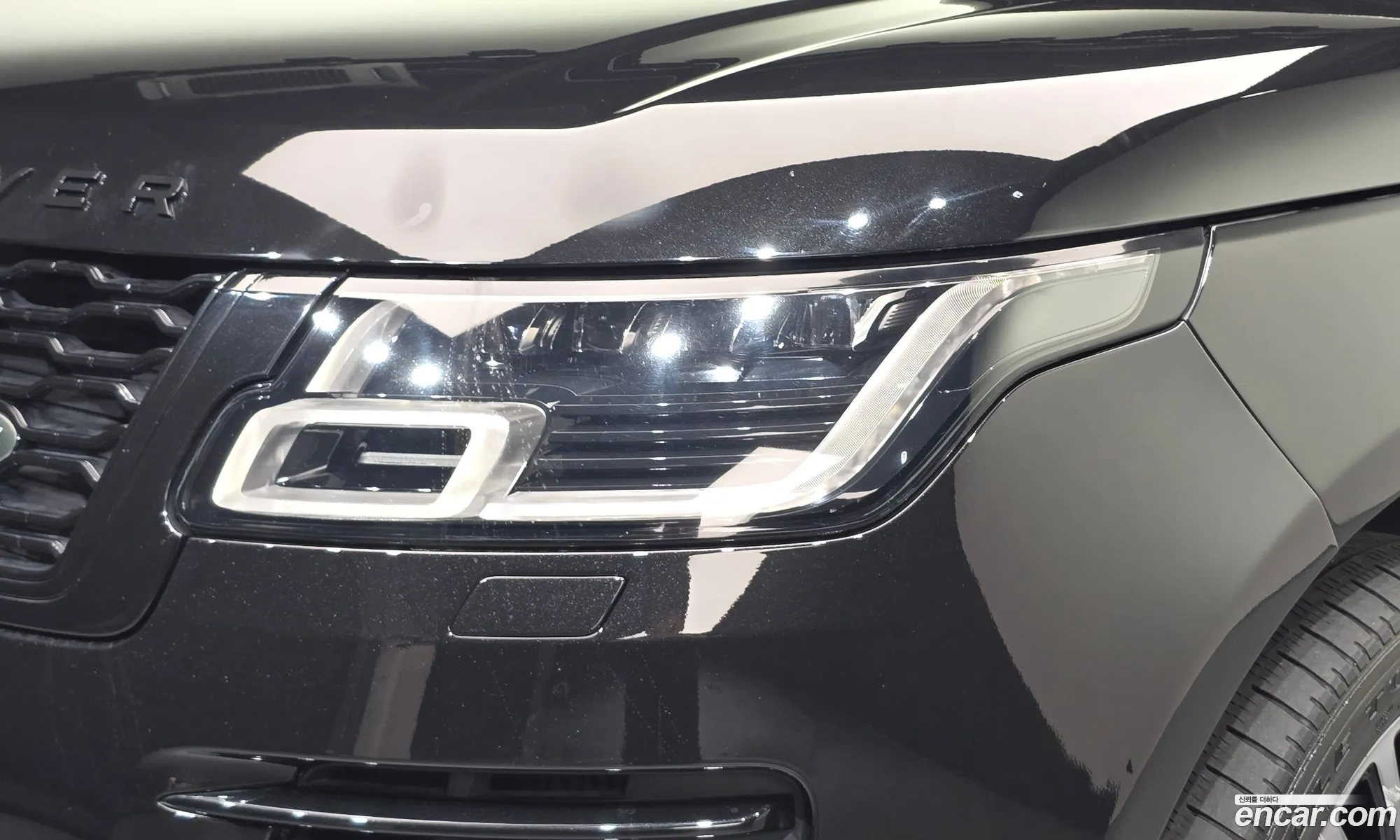 Land Rover Range Rover 2018 SALGA2BJ2JA506849 — 33