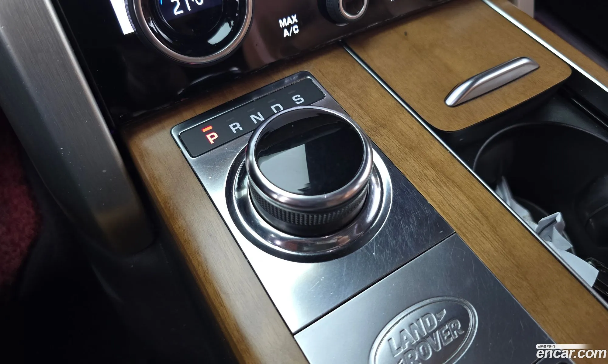 Land Rover Range Rover 2018 SALGA2BJ2JA506849 — 2