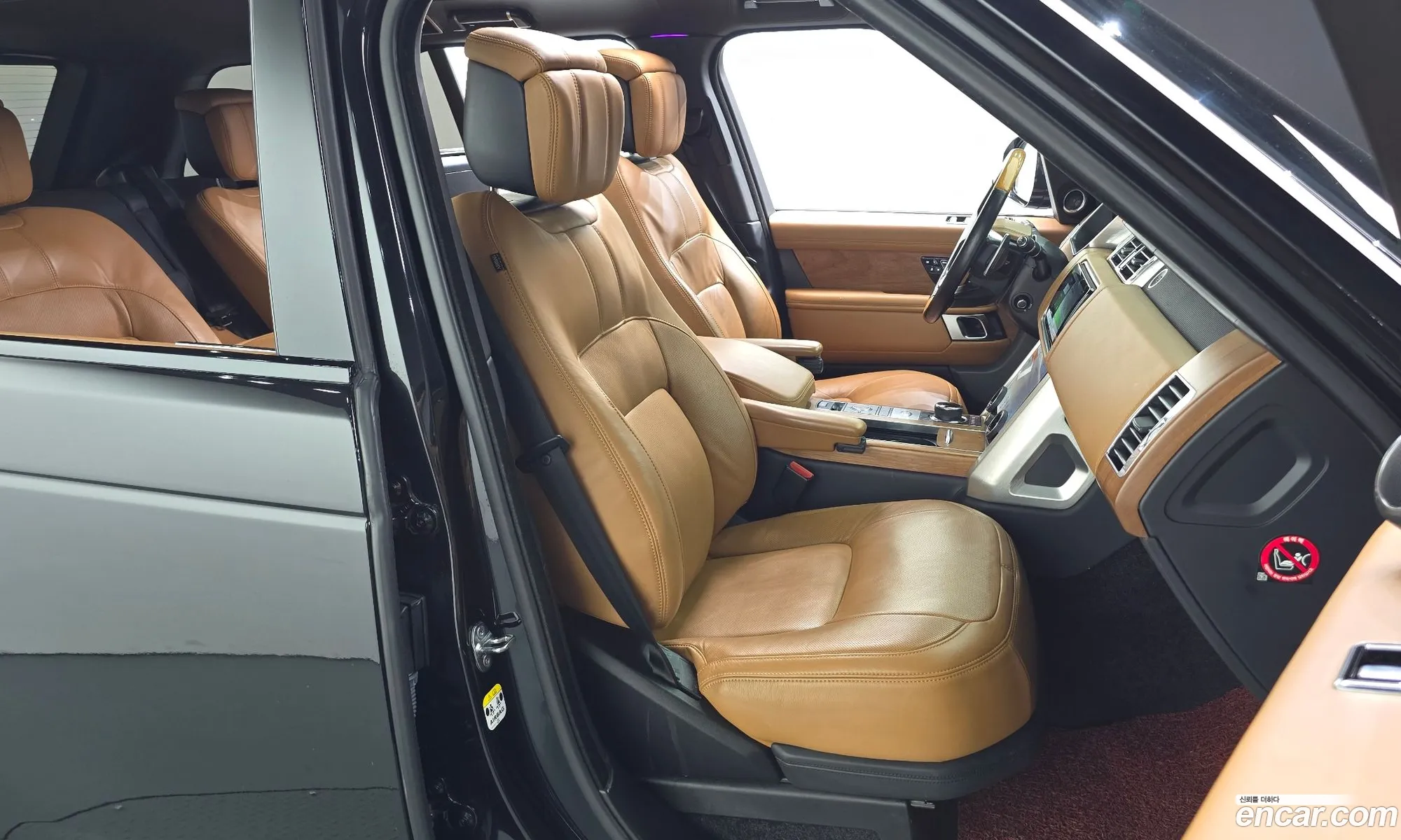 Land Rover Range Rover 2018 SALGA2BJ2JA506849 — 28
