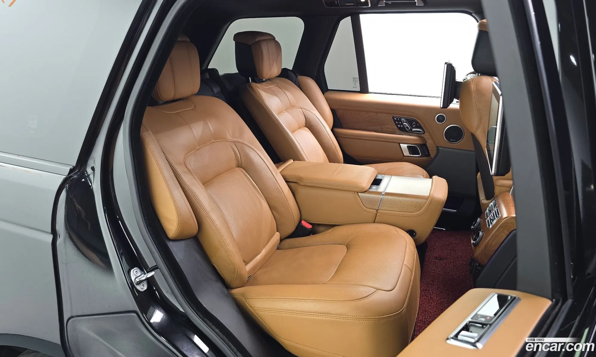 Land Rover Range Rover 2018 SALGA2BJ2JA506849 — 8