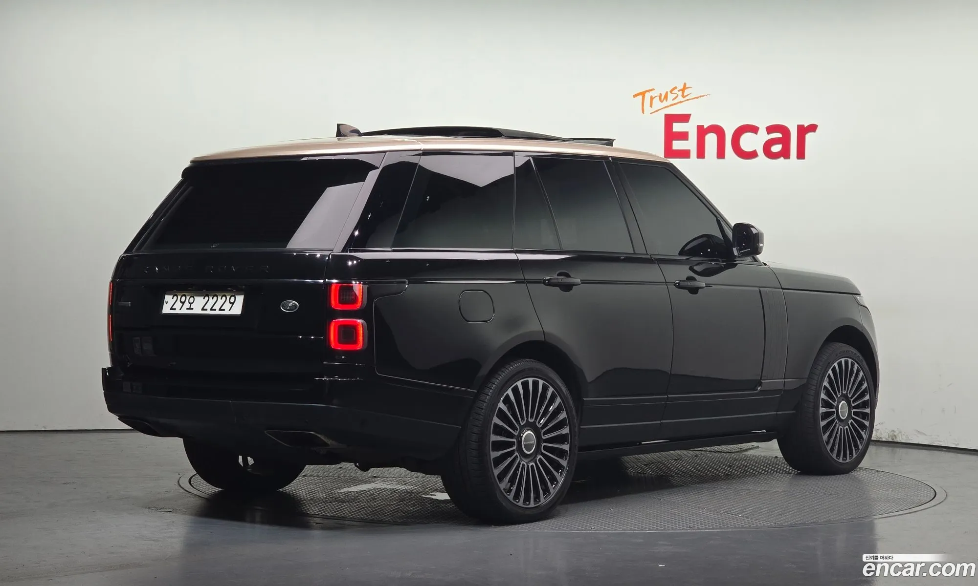 Land Rover Range Rover 2018 SALGA2BJ2JA506849 — 15