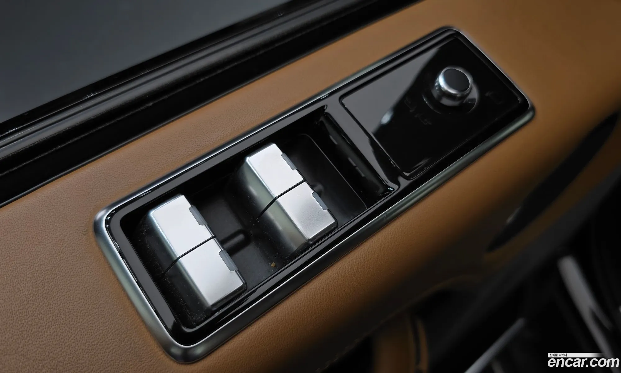 Land Rover Range Rover 2018 SALGA2BJ2JA506849 — 11