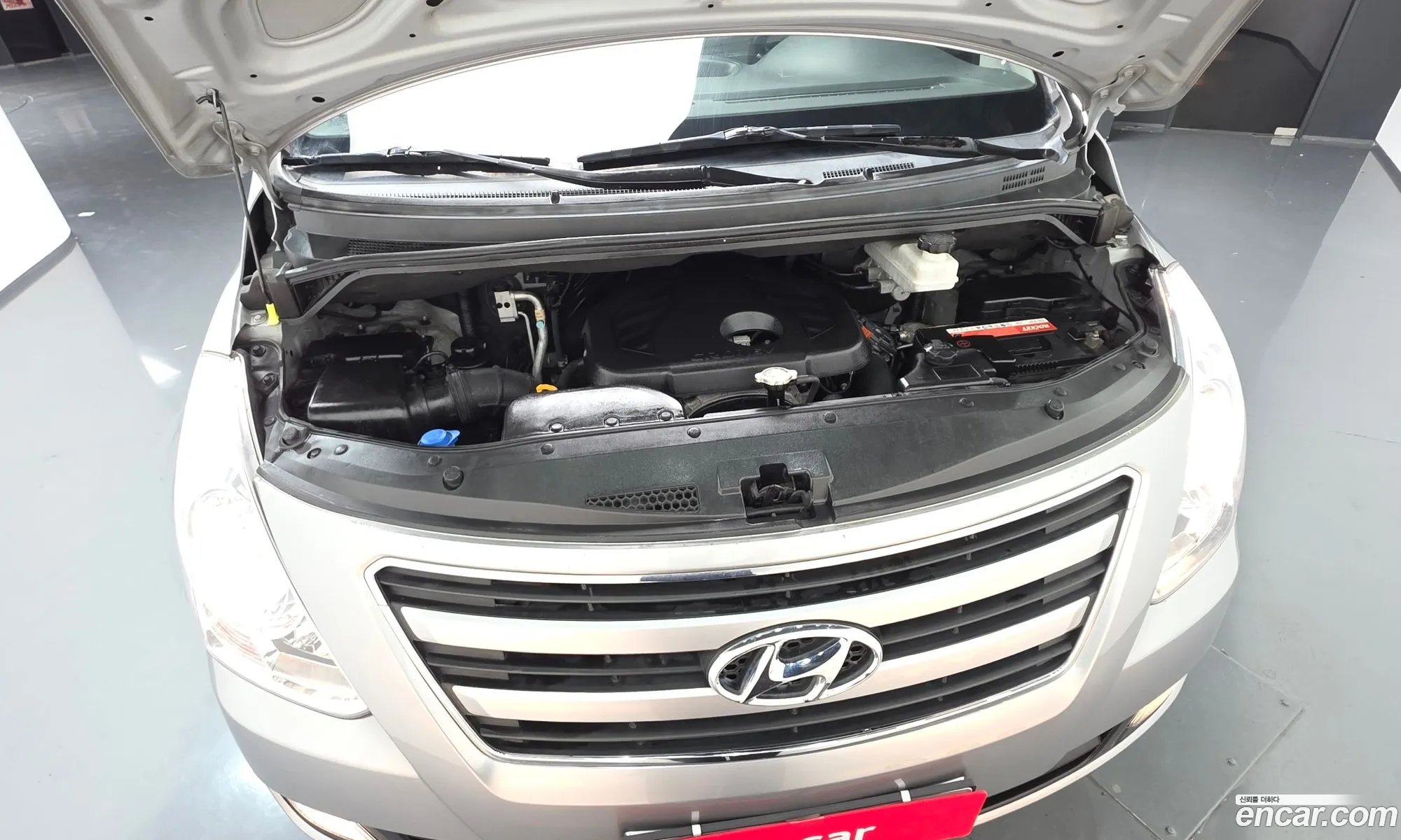 Hyundai Grand Starex 2017 — 12