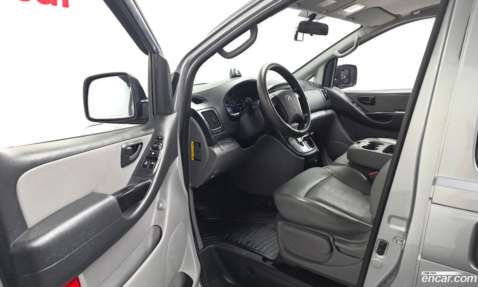 Hyundai Grand Starex 2017 — 19