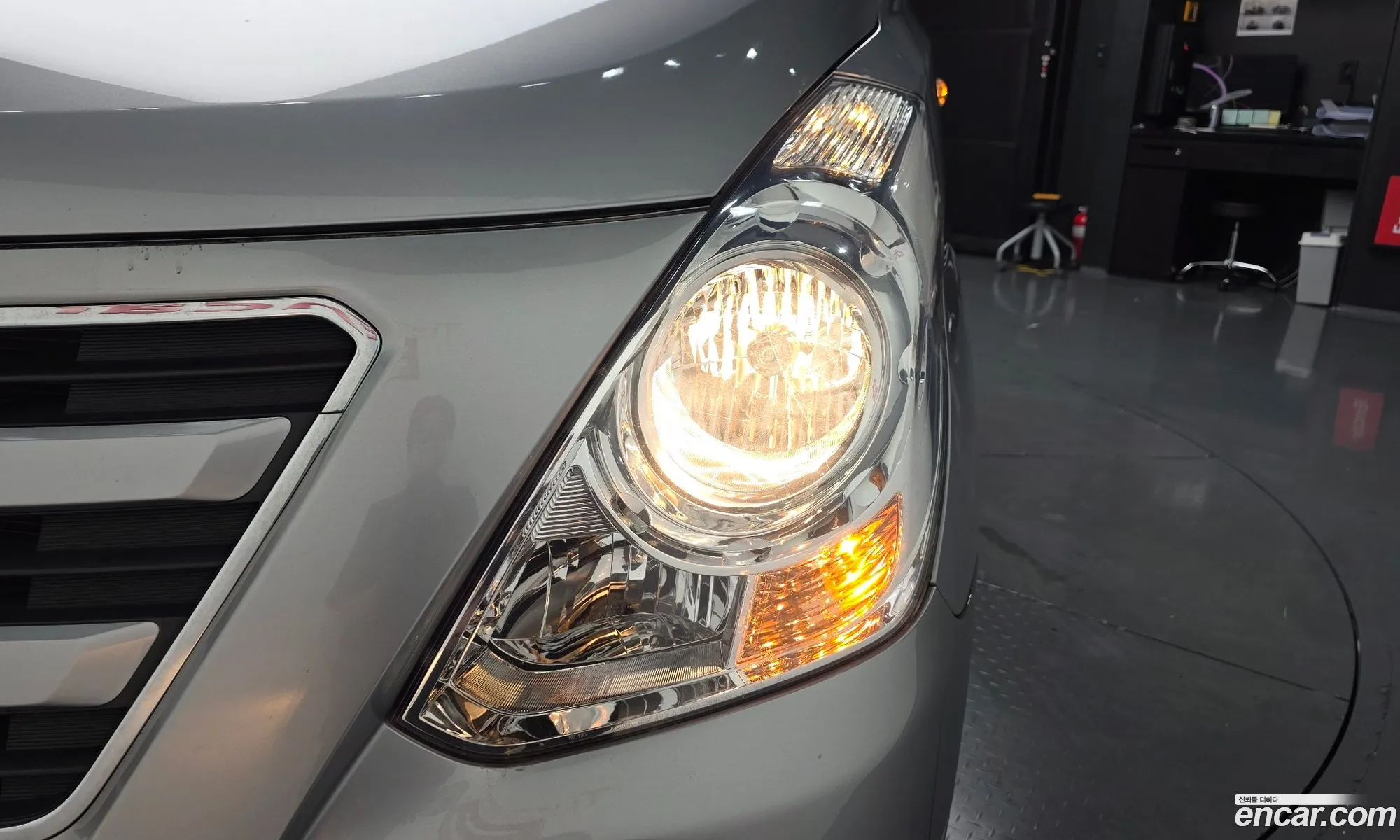 Hyundai Grand Starex 2017 — 24
