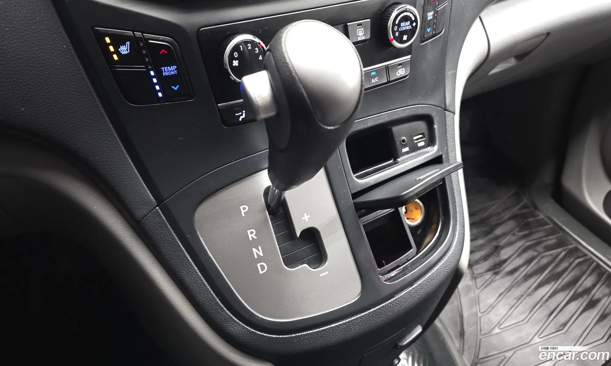 Hyundai Grand Starex 2017 — 14