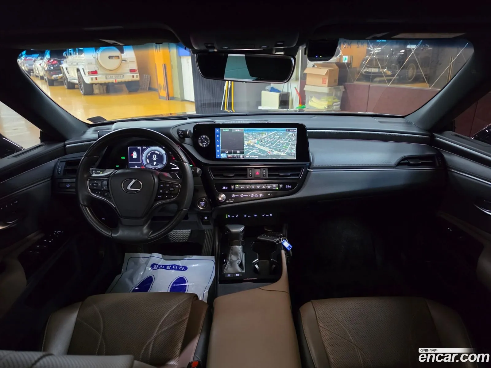 Lexus ES300h 7th Gen 2023 — 11