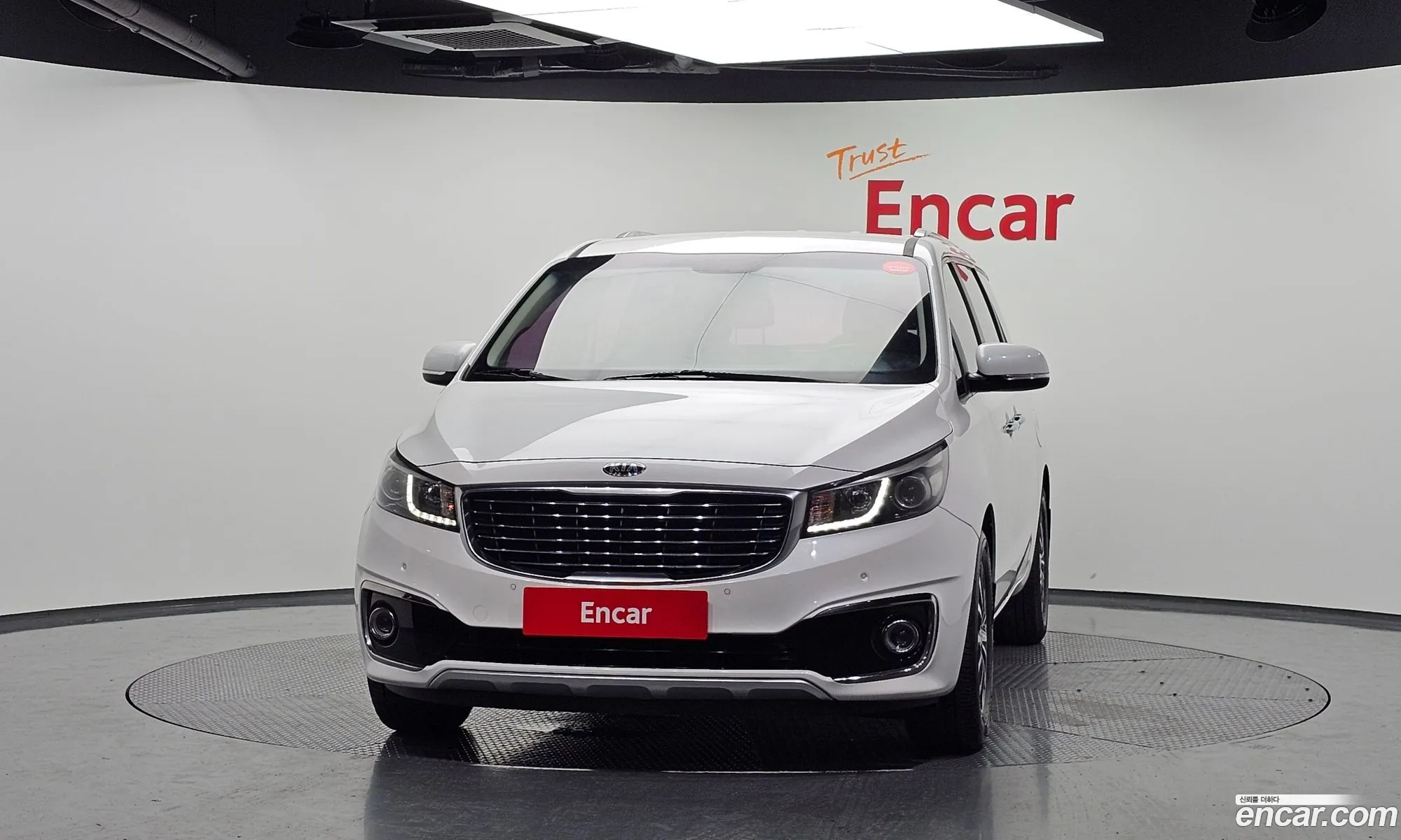 Kia Carnival 2017 — 2