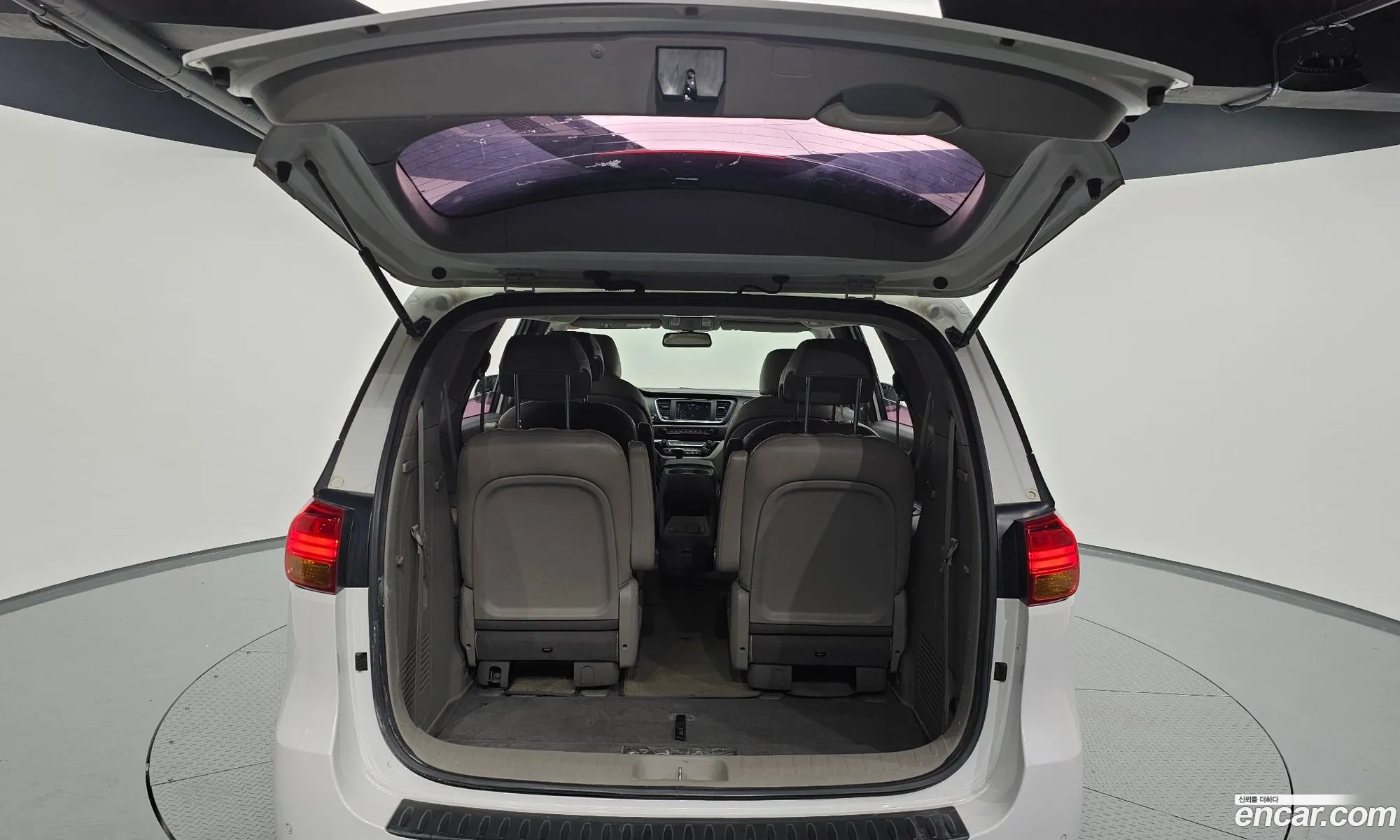 Kia Carnival 2017 — 16