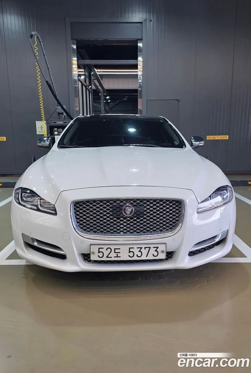 Jaguar XJ 2017 — 2