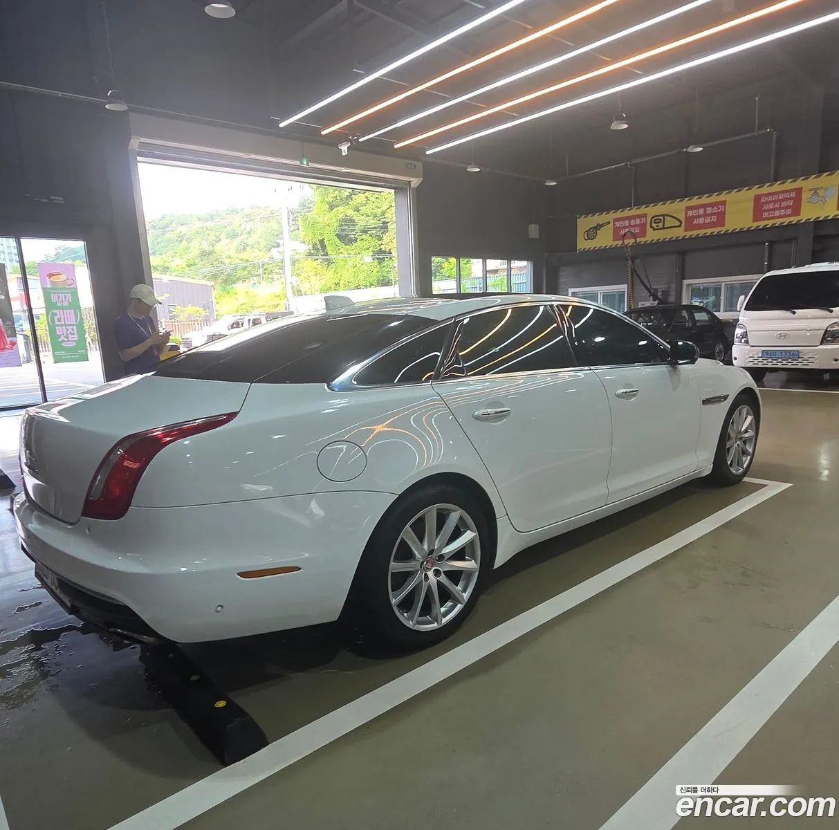 Jaguar XJ 2017 — 7