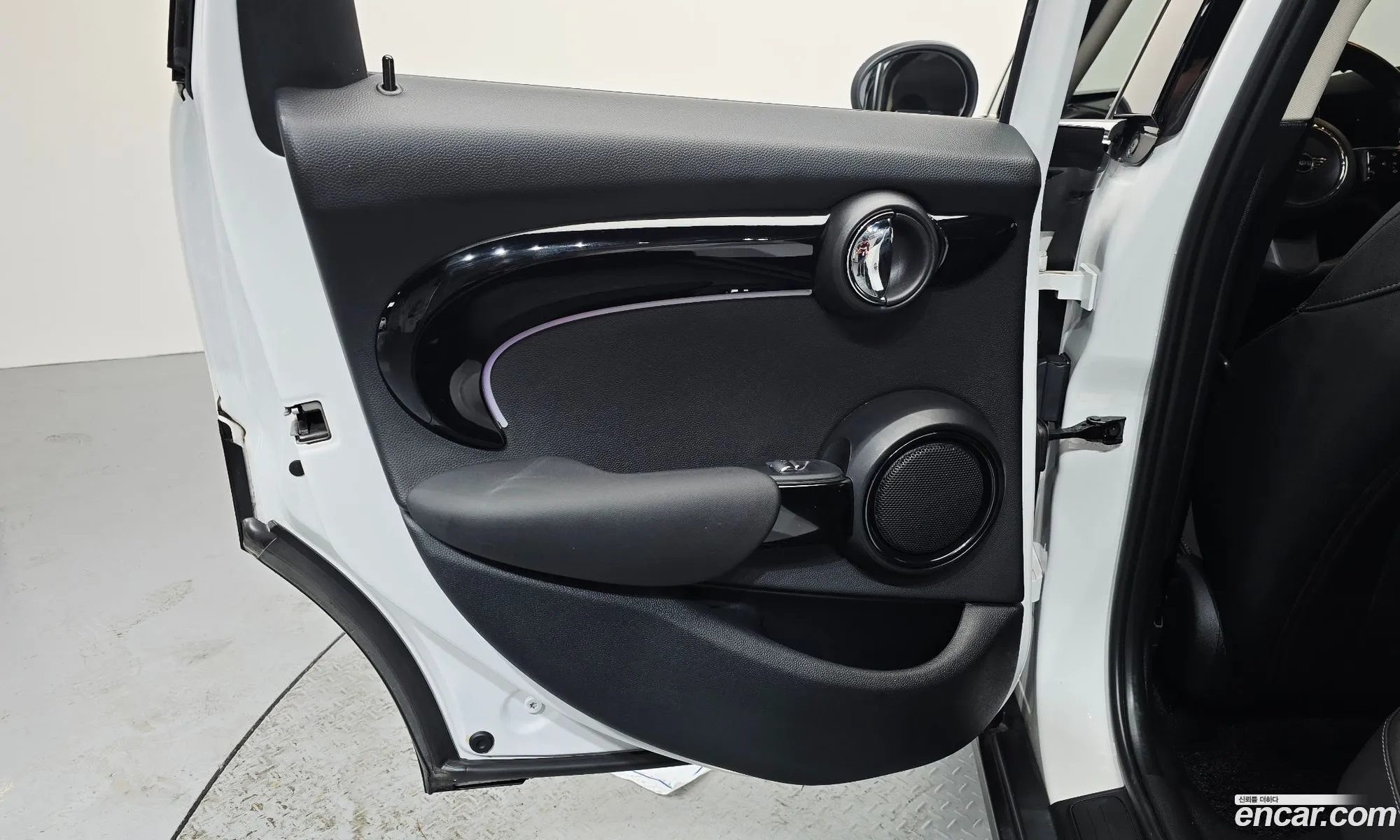 Mini Cooper 2024 WMW41DK0XR2V27335 — 26