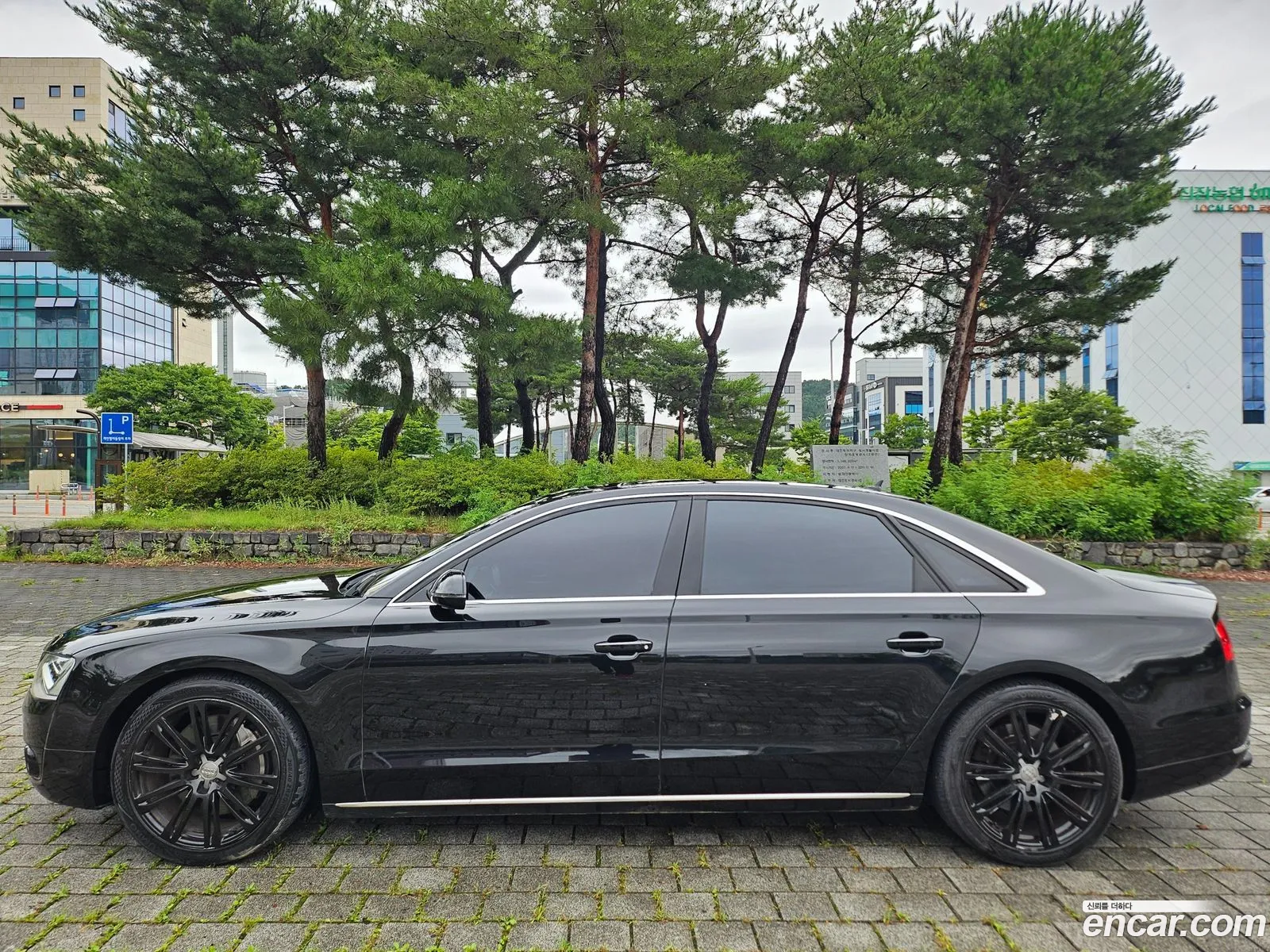 Audi A8 2012 — 15