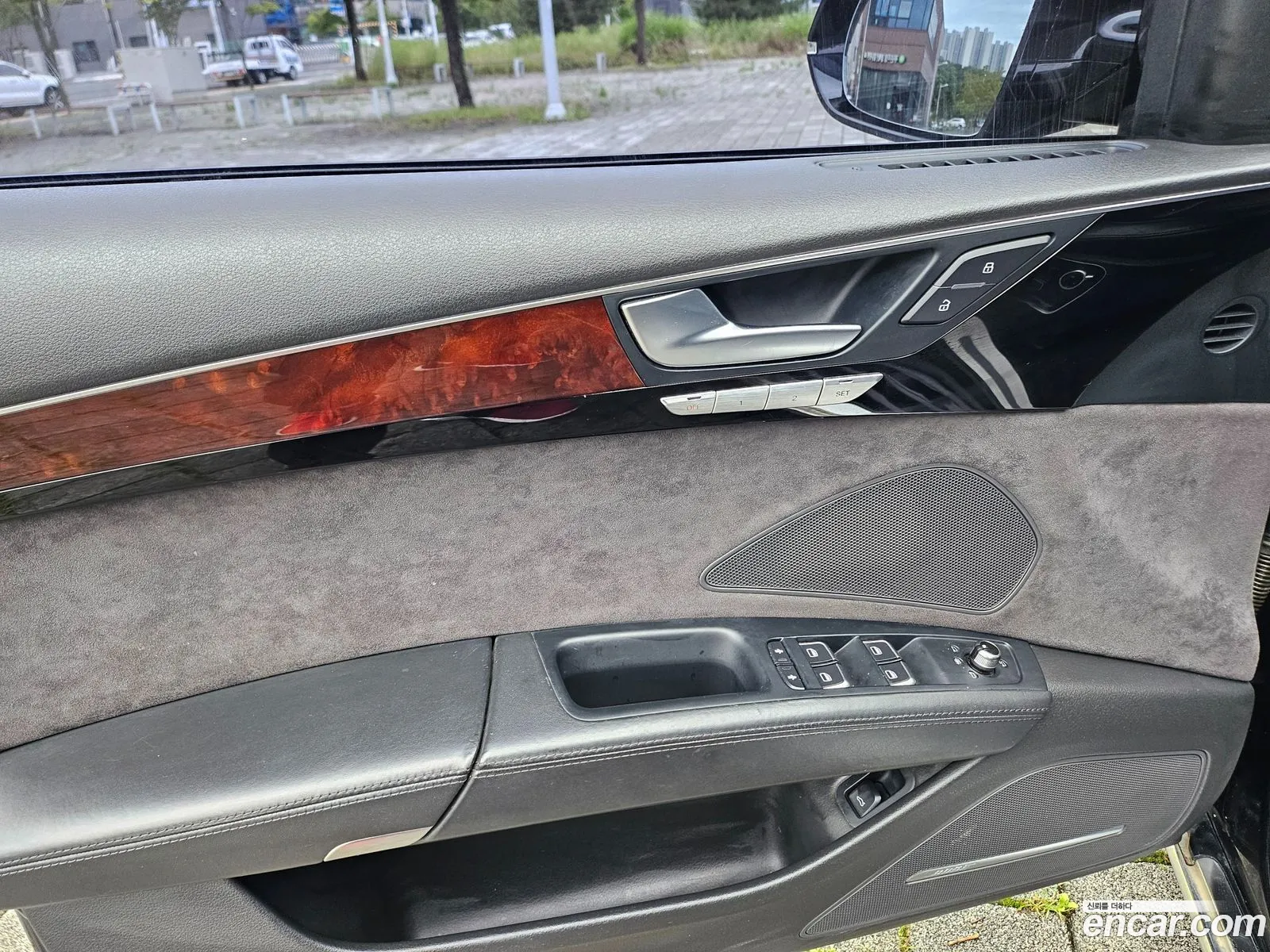 Audi A8 2012 — 18
