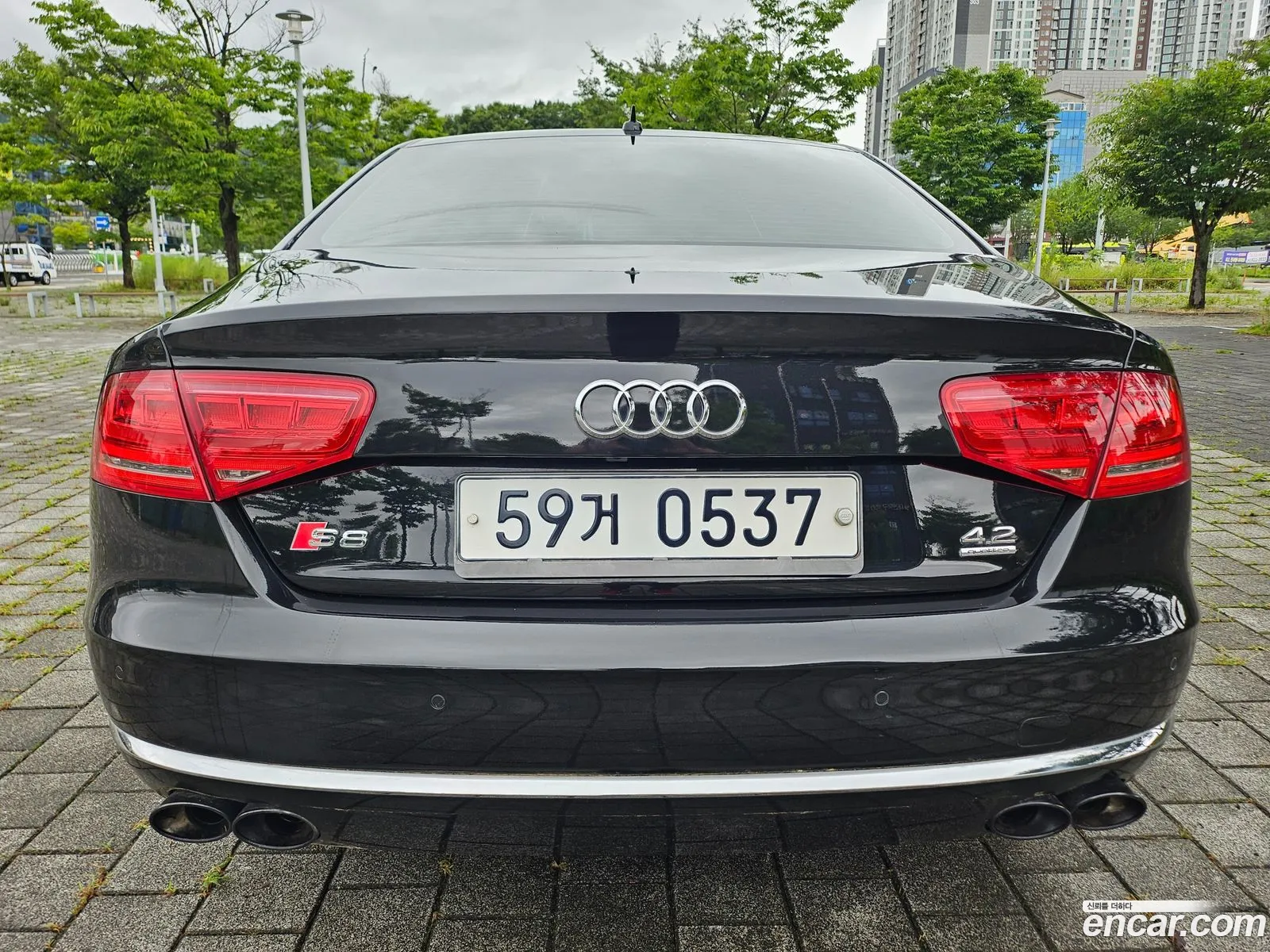 Audi A8 2012 — 2