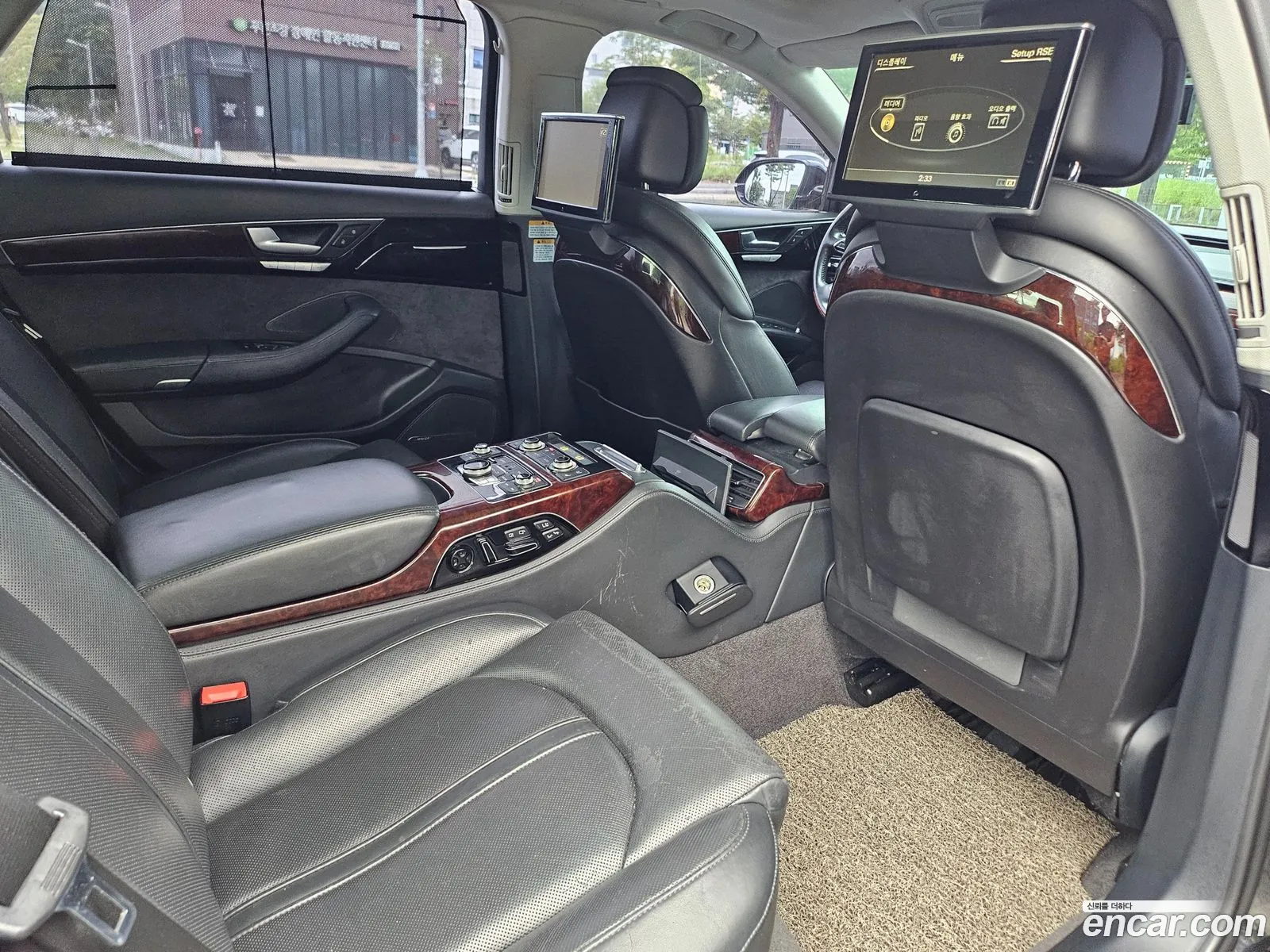 Audi A8 2012 — 17