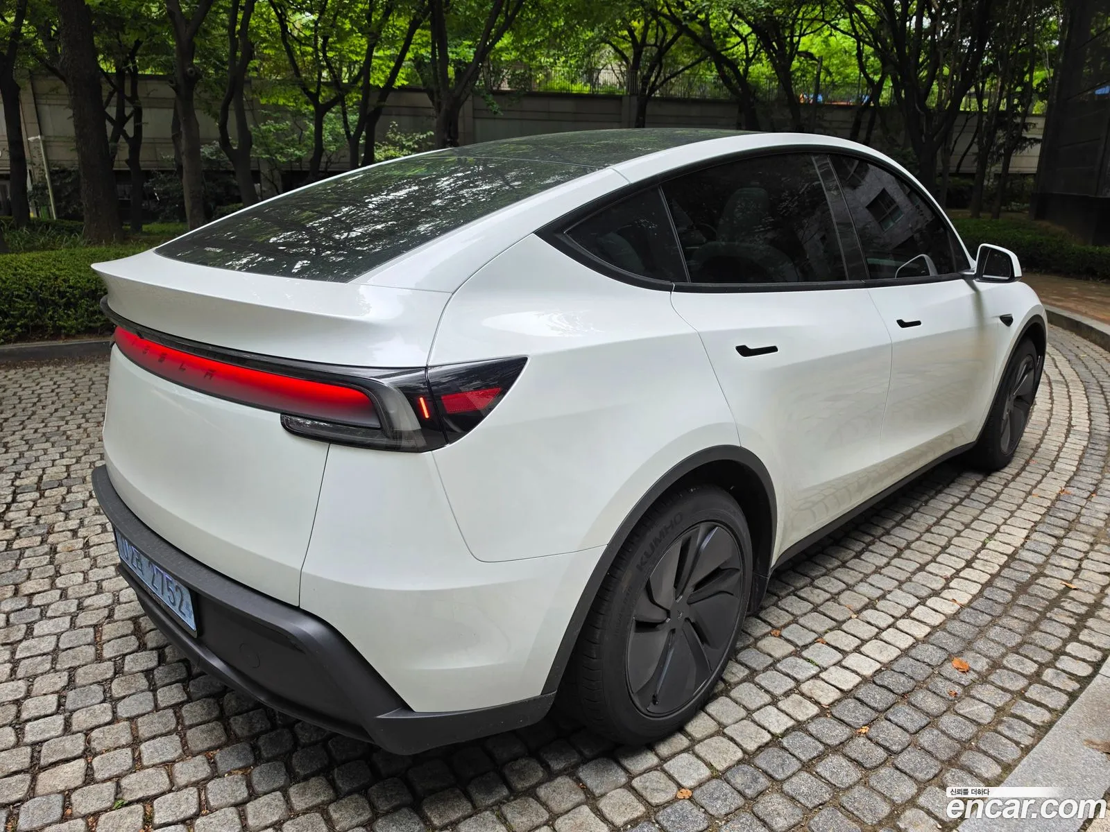 Tesla Model Y 2025 — 7