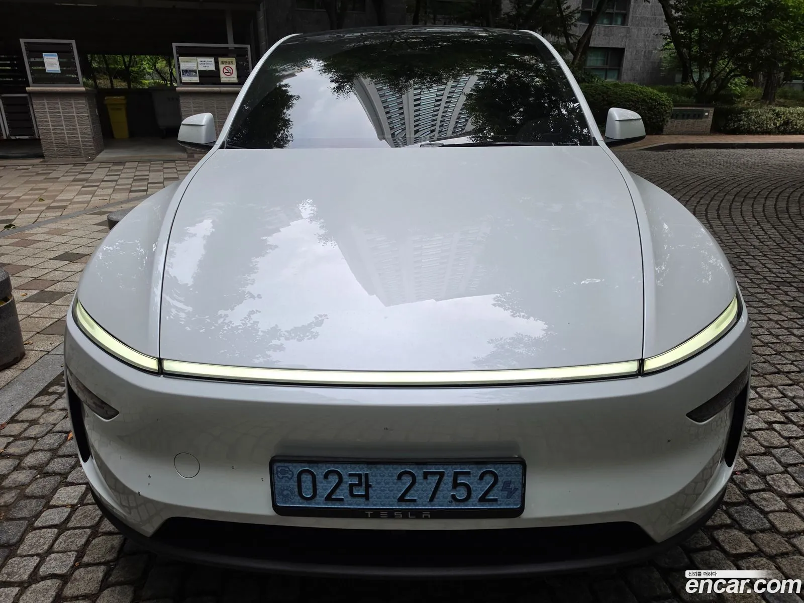 Tesla Model Y 2025 — 14