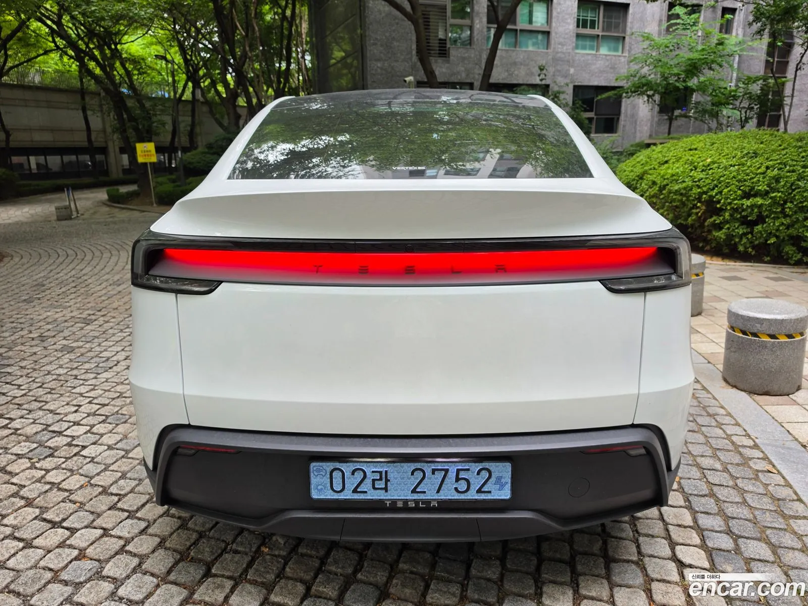 Tesla Model Y 2025 — 6