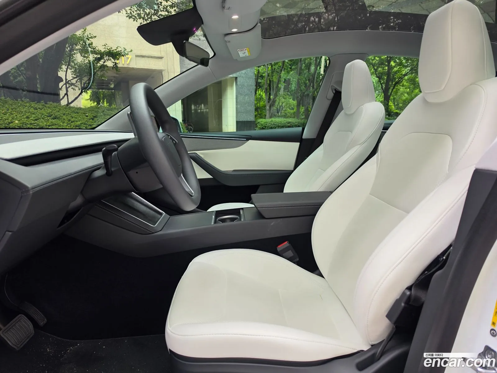 Tesla Model Y 2025 — 5