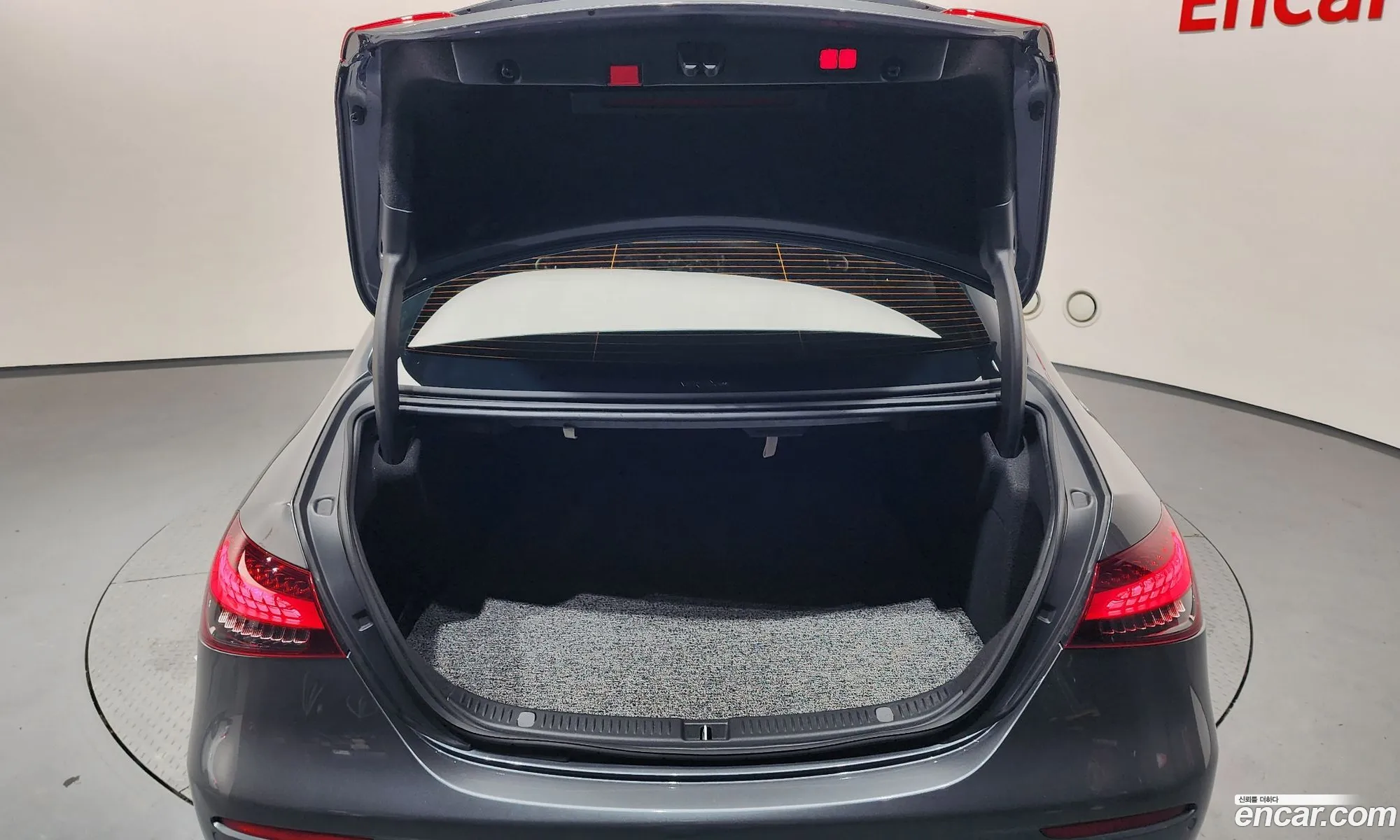 Mercedes-Benz E-Class W213 2022 — 17