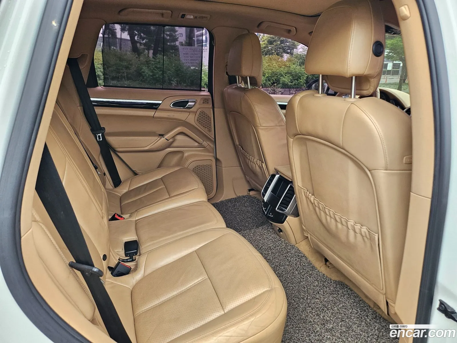 Porsche Cayenne 2011 — 12