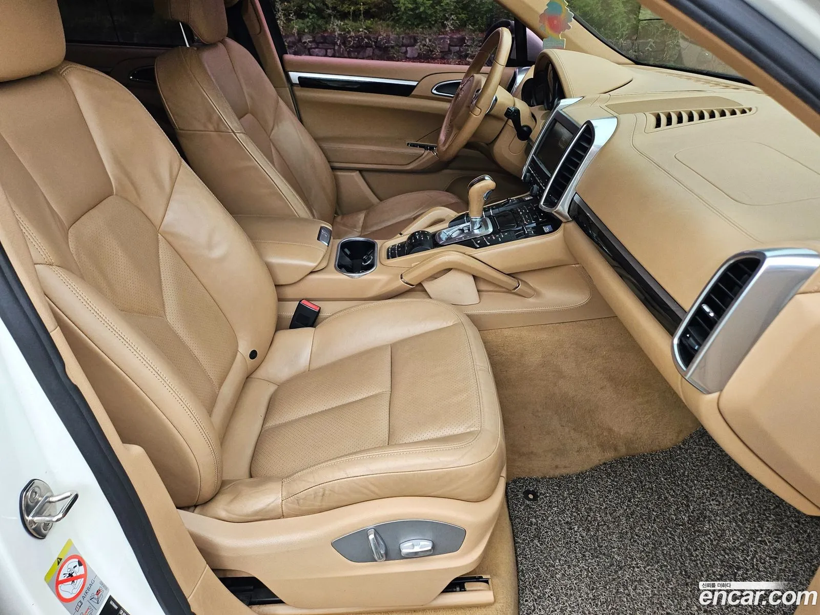 Porsche Cayenne 2011 — 16