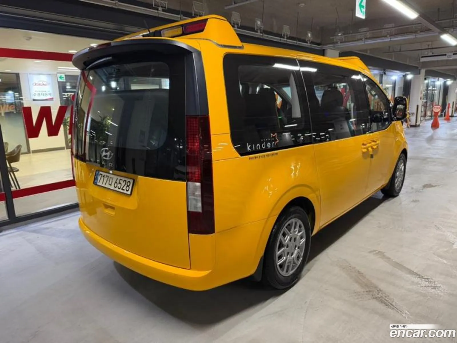 Hyundai Staria 2022 — 18