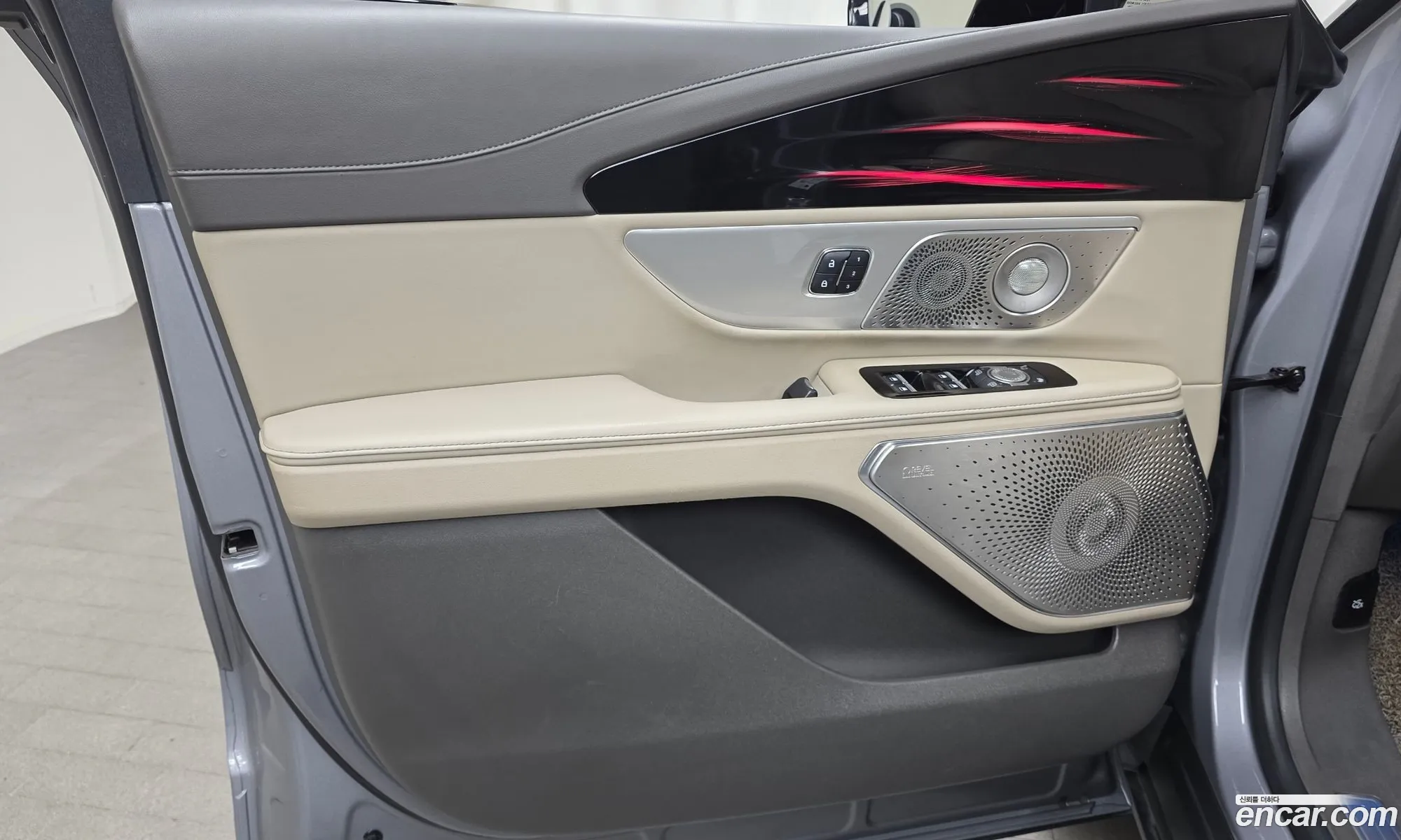 Lincoln Nautilus 2024 — 18