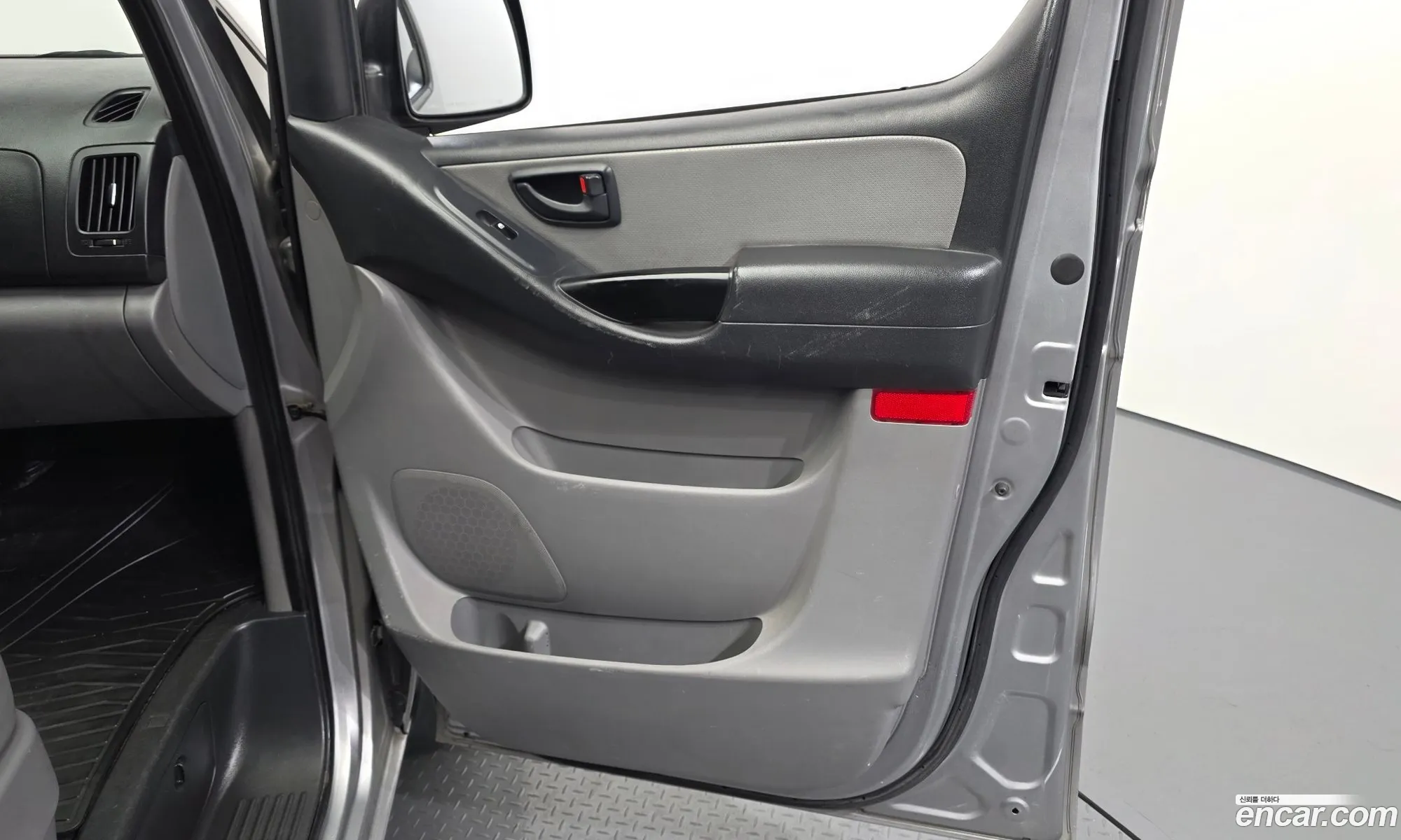 Hyundai Grand Starex 2016 — 11