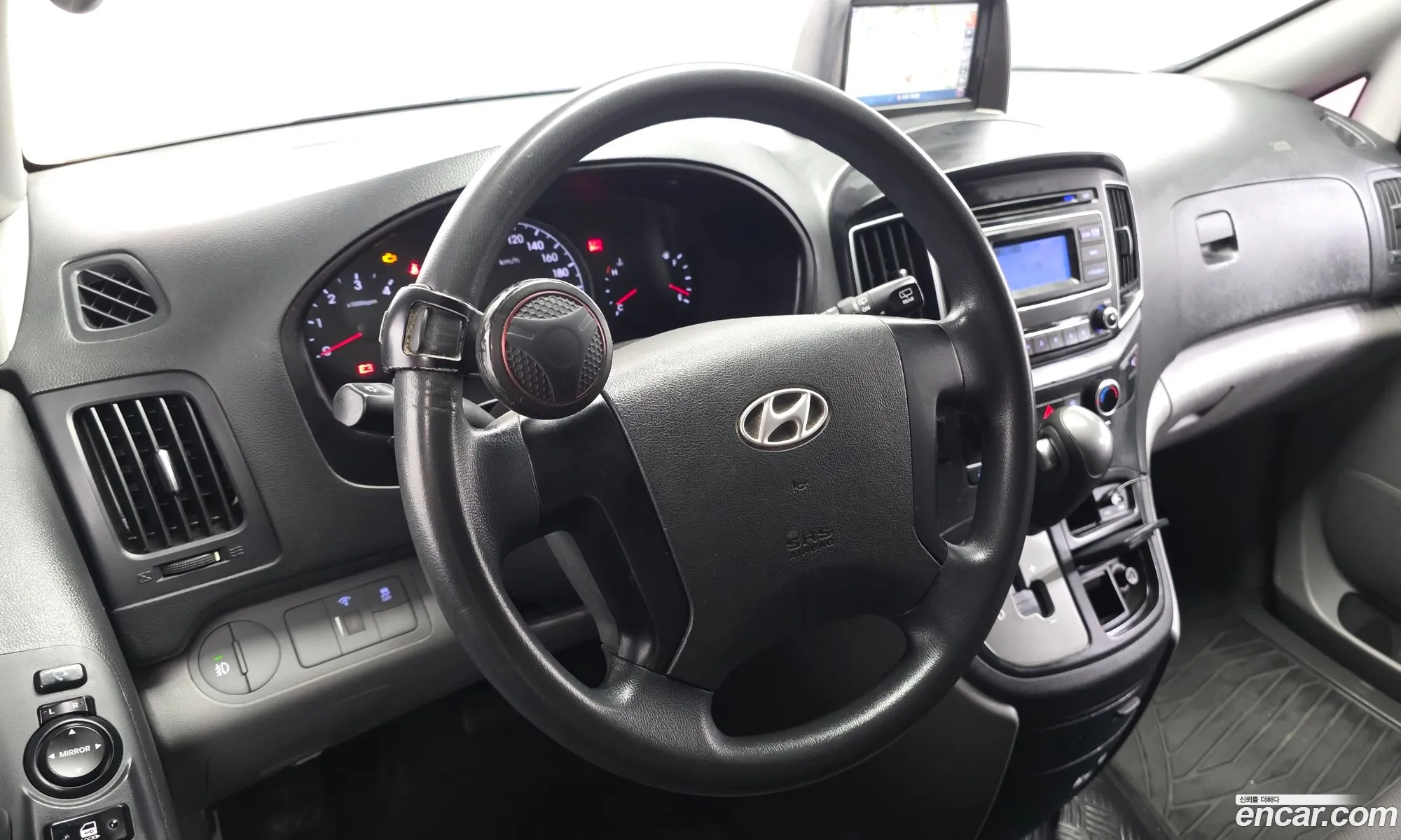 Hyundai Grand Starex 2016 — 18