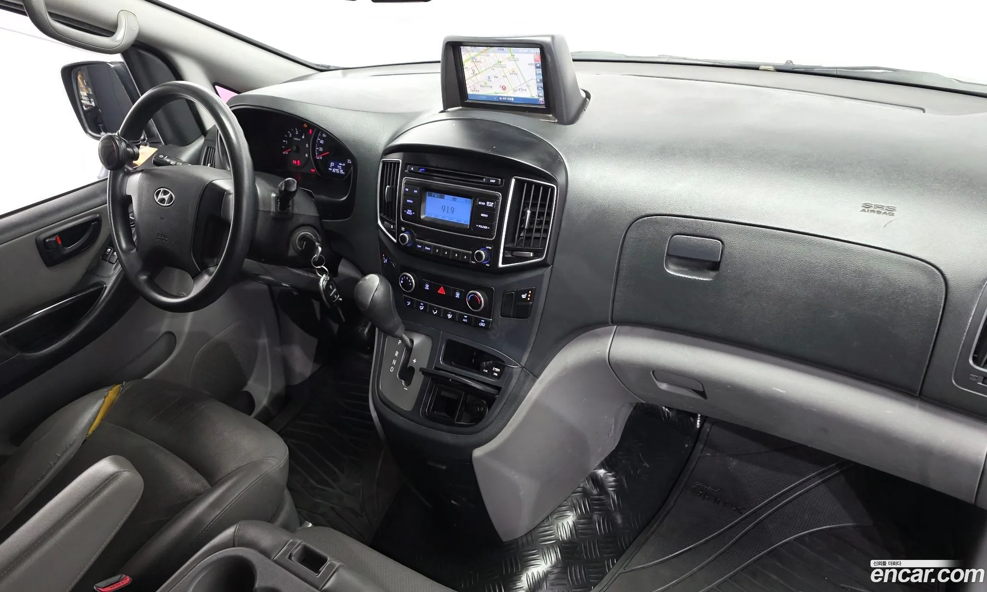 Hyundai Grand Starex 2016 — 29