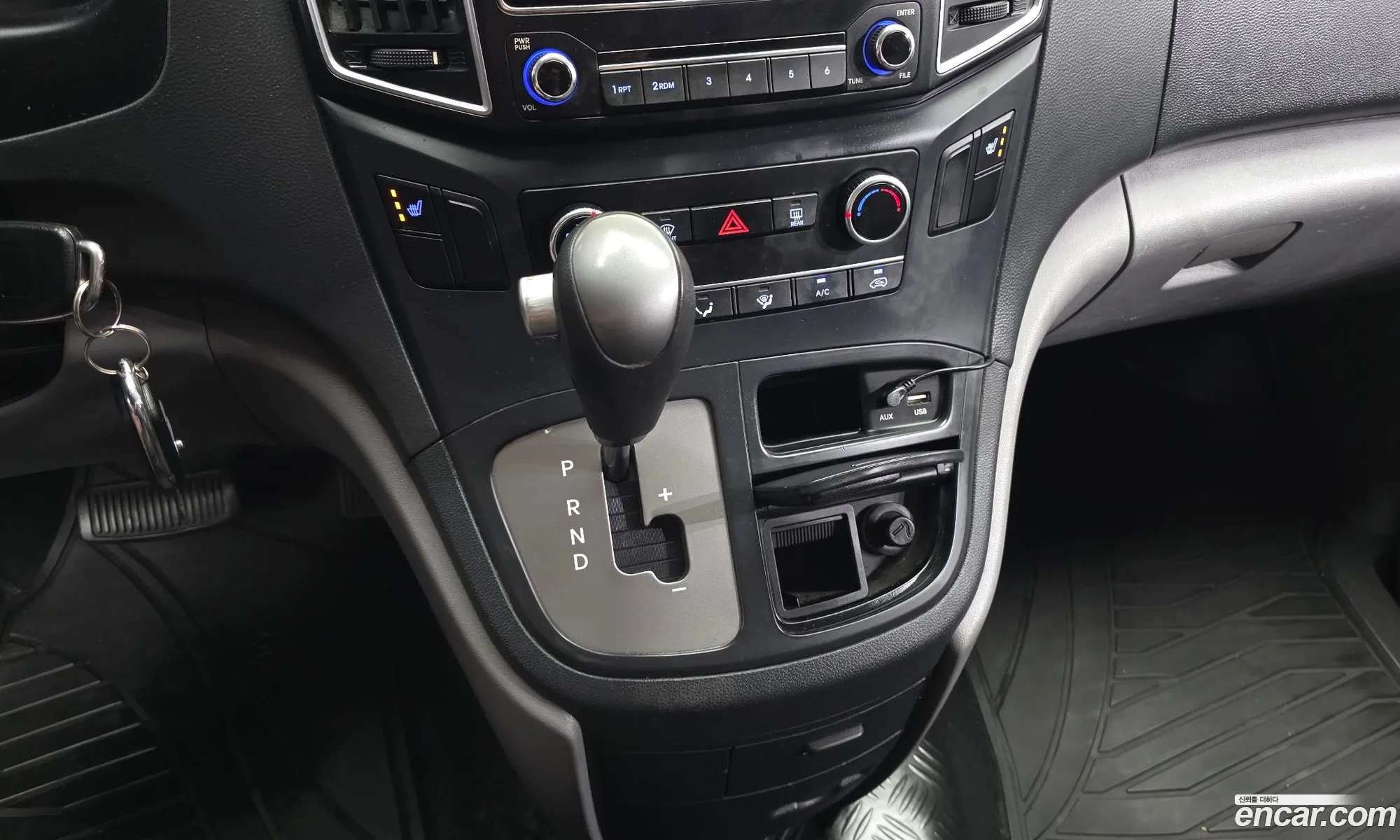 Hyundai Grand Starex 2016 — 12