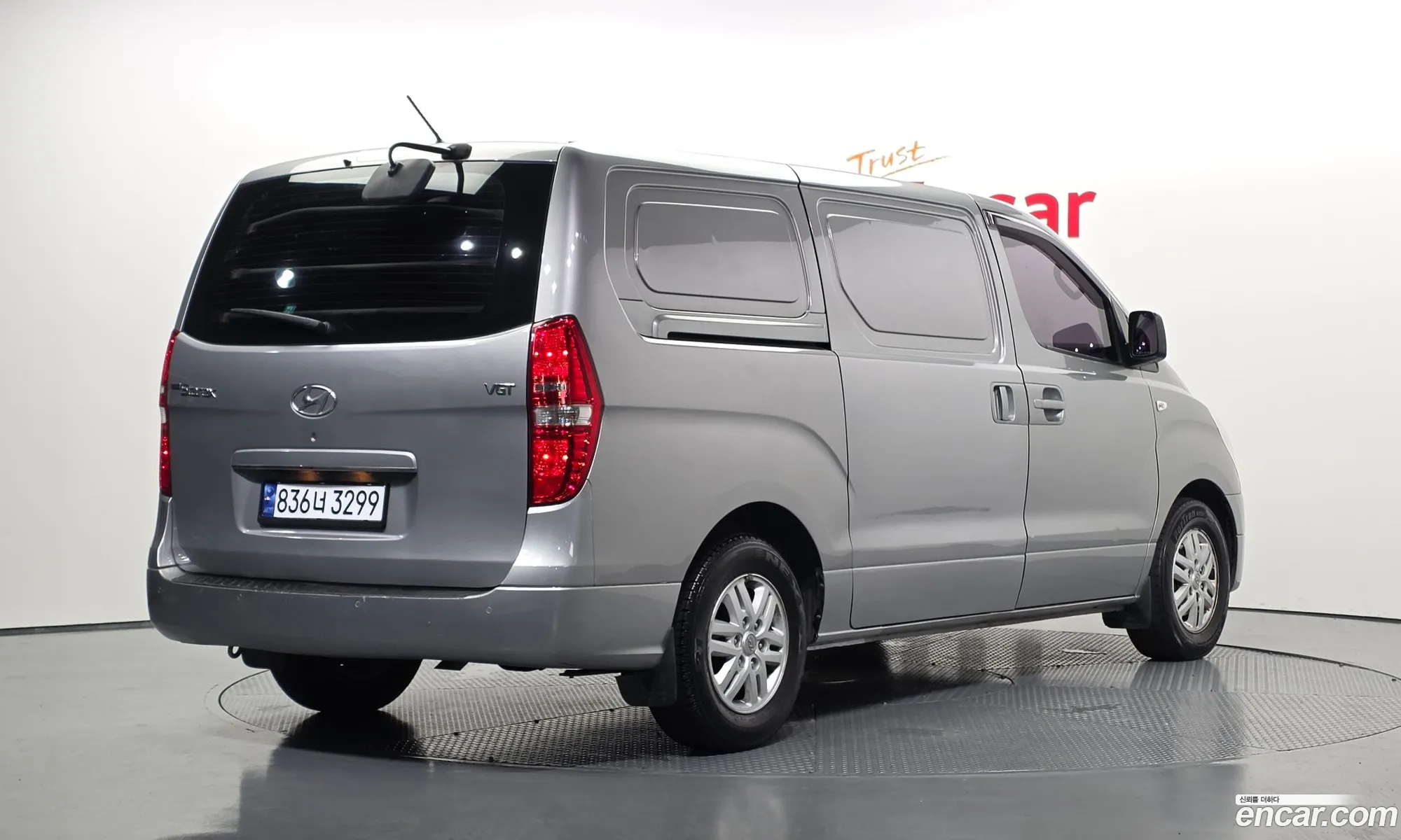 Hyundai Grand Starex 2016 — 28