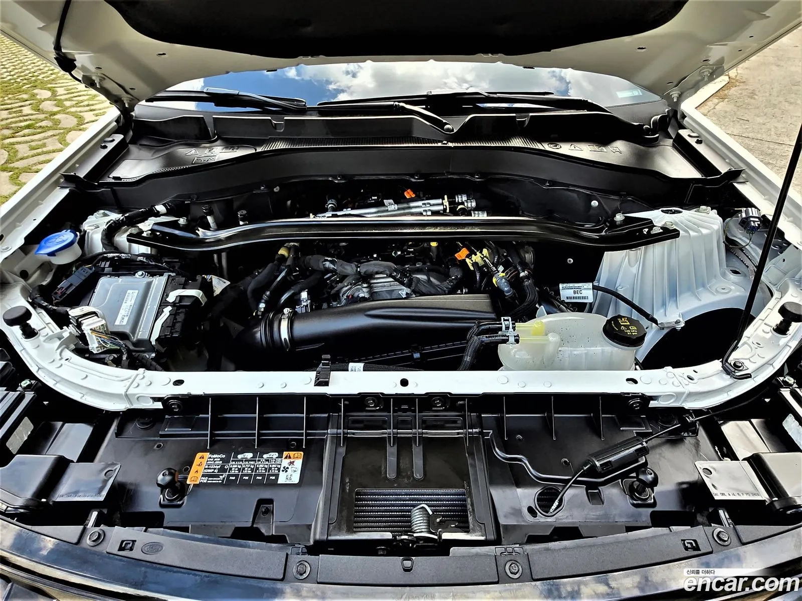 Ford Explorer 6th Gen 2025 — 14