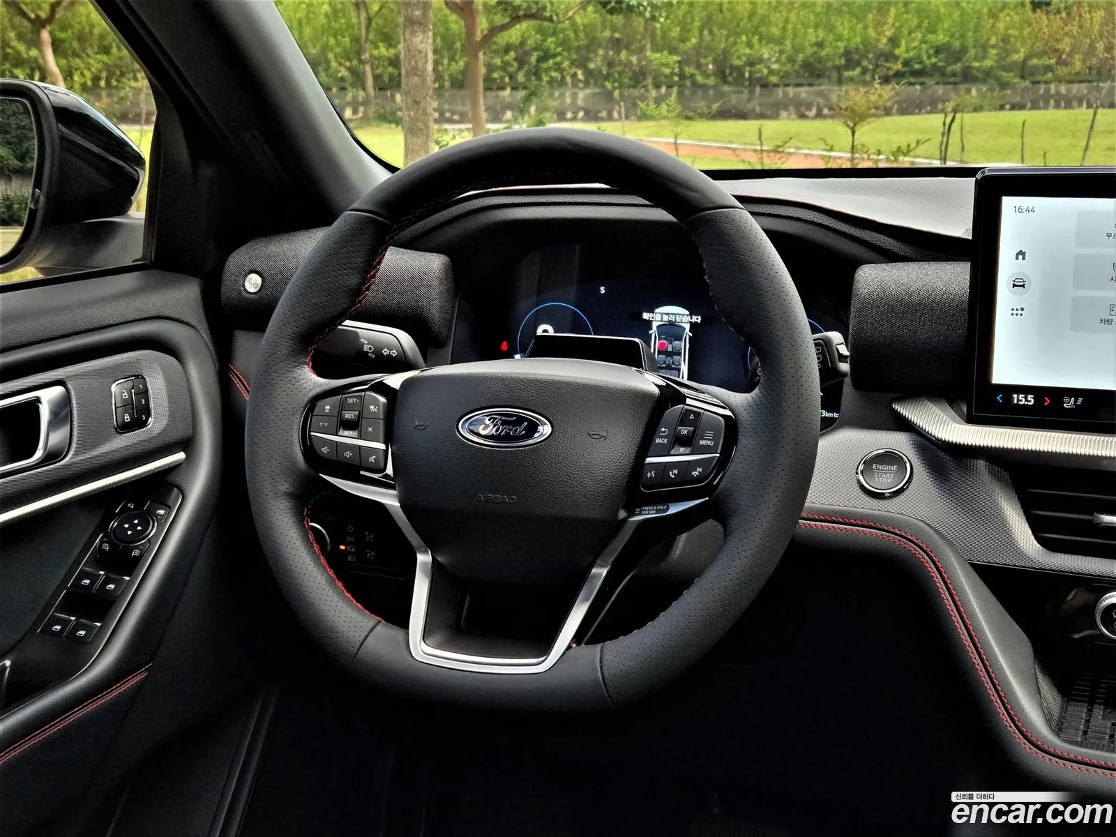 Ford Explorer 6th Gen 2025 — 16