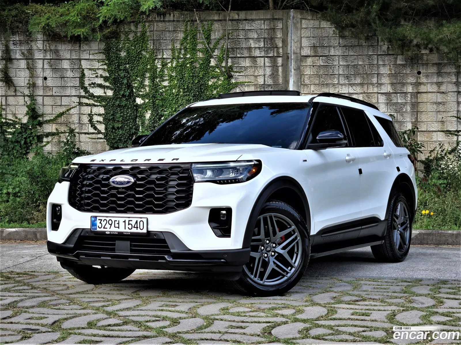 Ford Explorer 6th Gen 2025 — 18