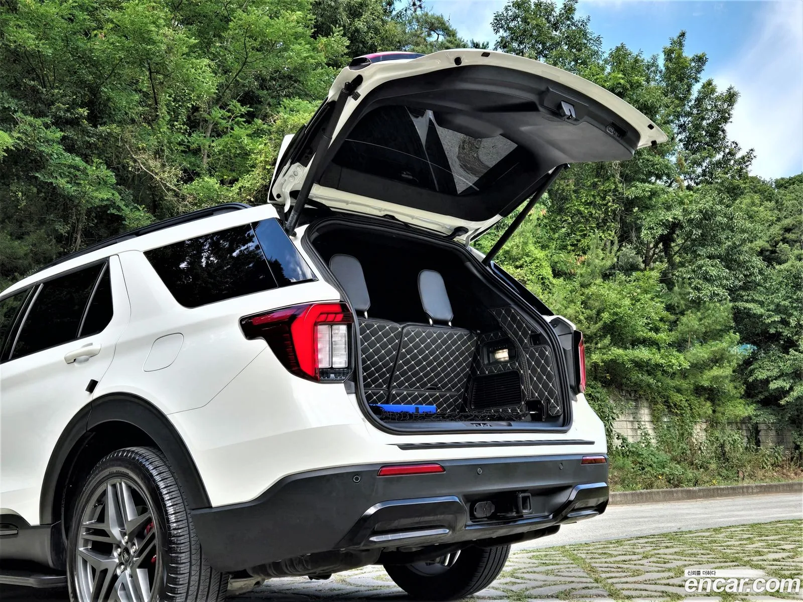 Ford Explorer 6th Gen 2025 — 11