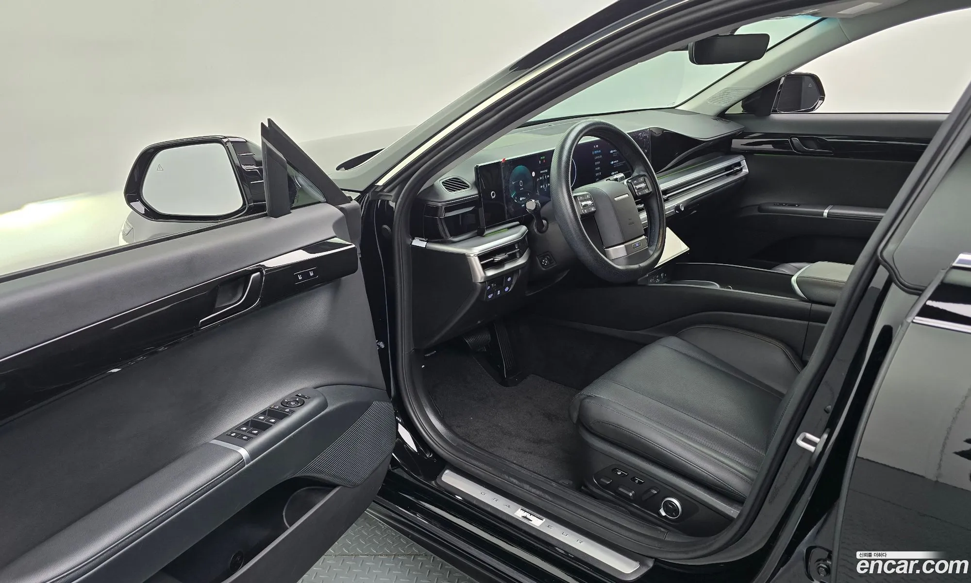 Hyundai Grandeur Hybrid 2024 — 17