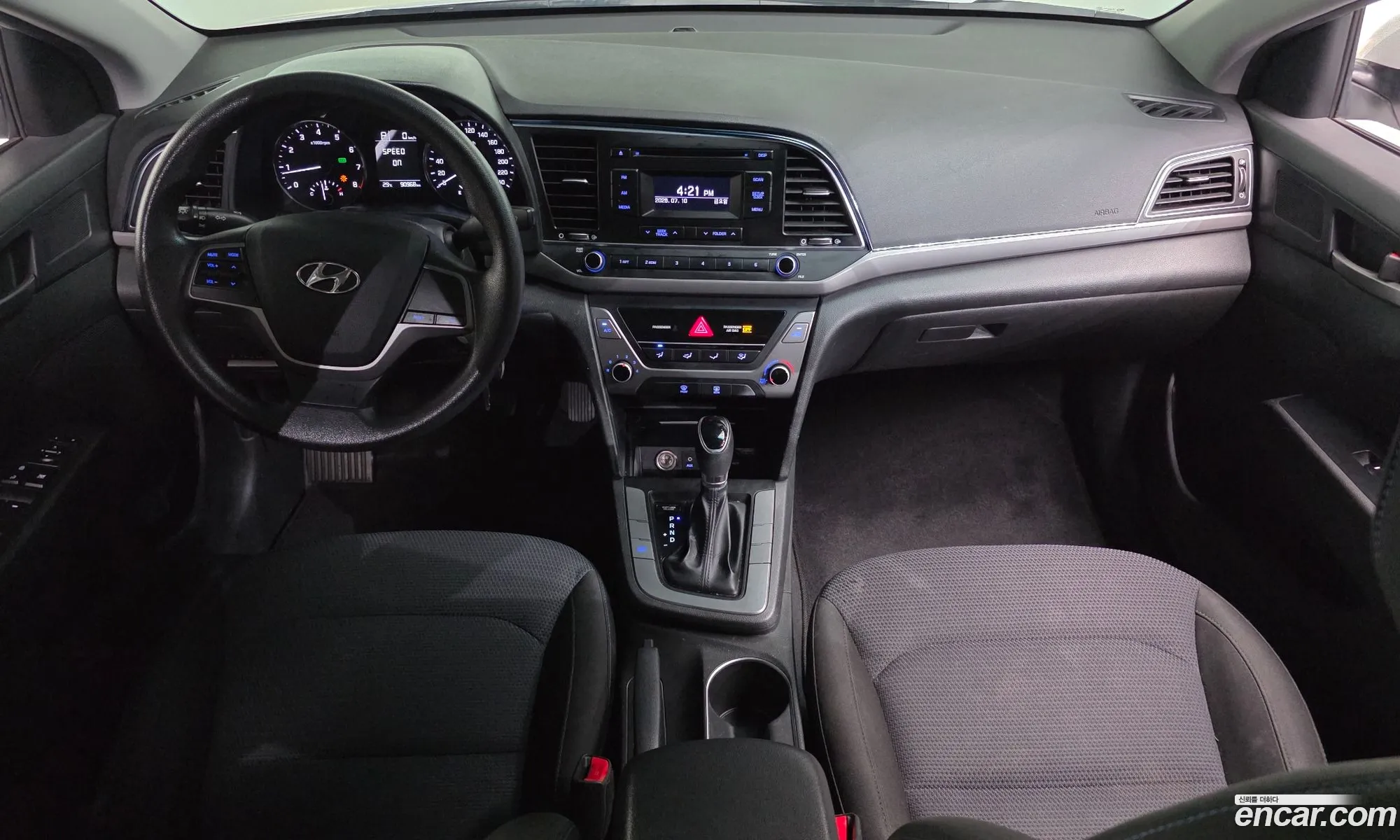 Hyundai Elantra AD 2016 — 19