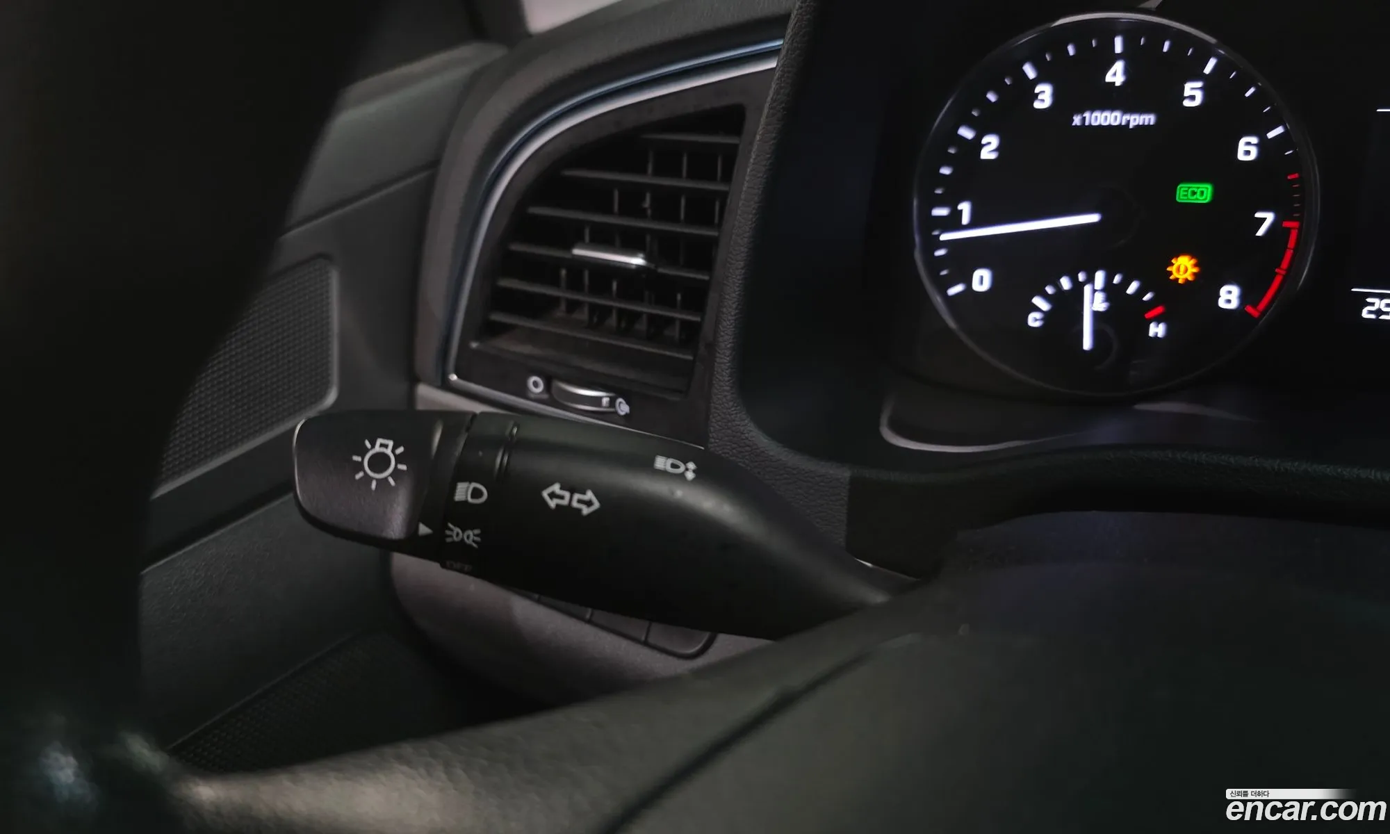 Hyundai Elantra AD 2016 — 8