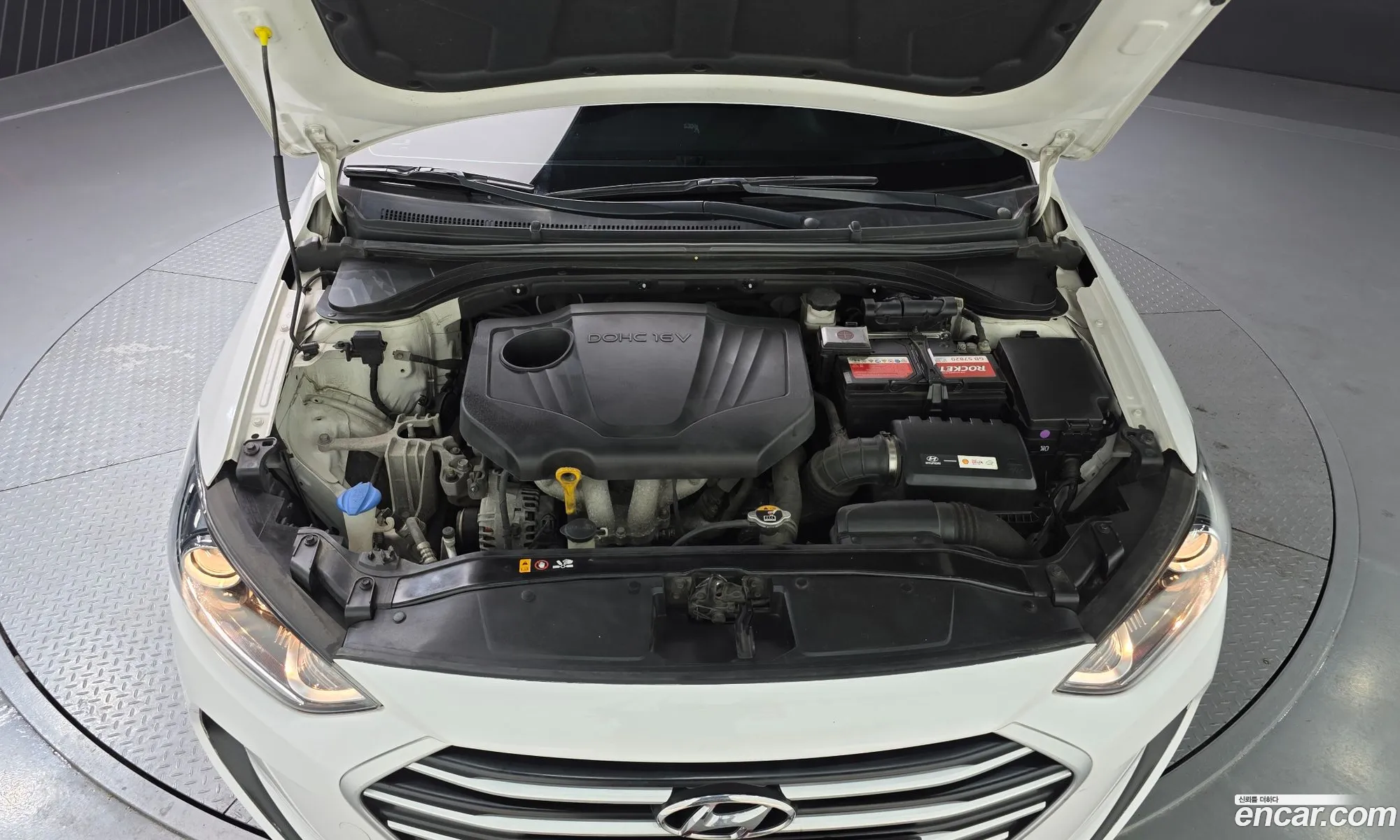 Hyundai Elantra AD 2016 — 16