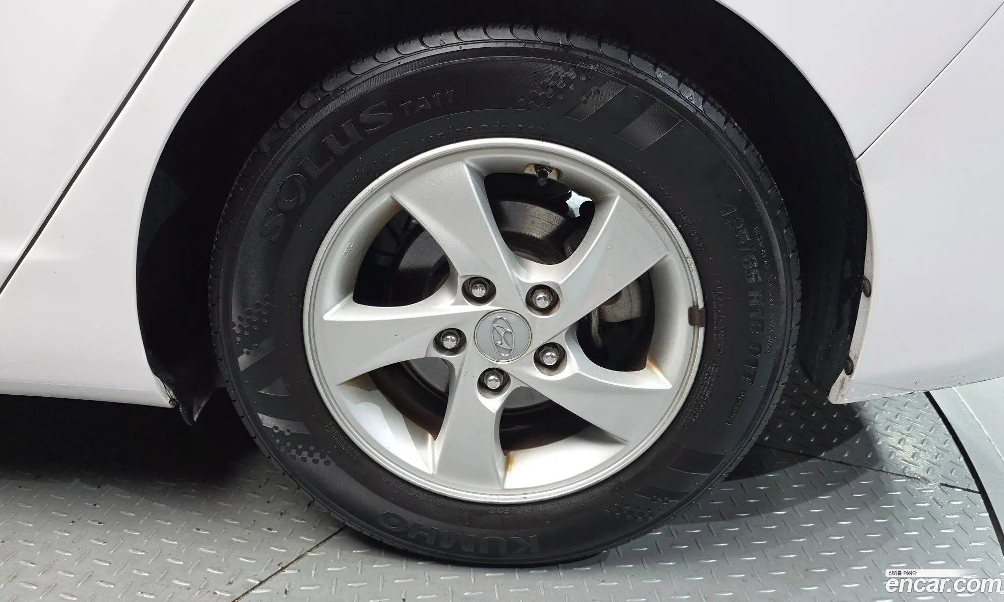 Hyundai Elantra 2015 — 13