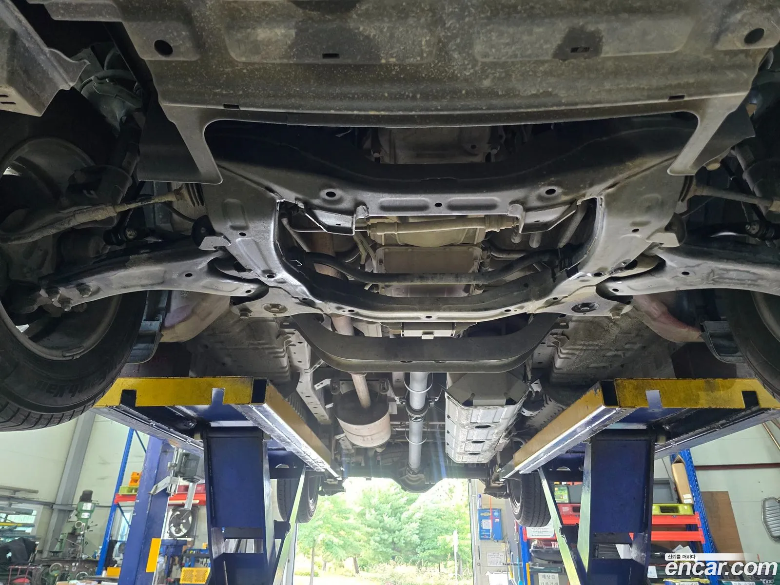 Hyundai Grand Starex 2010 — 12